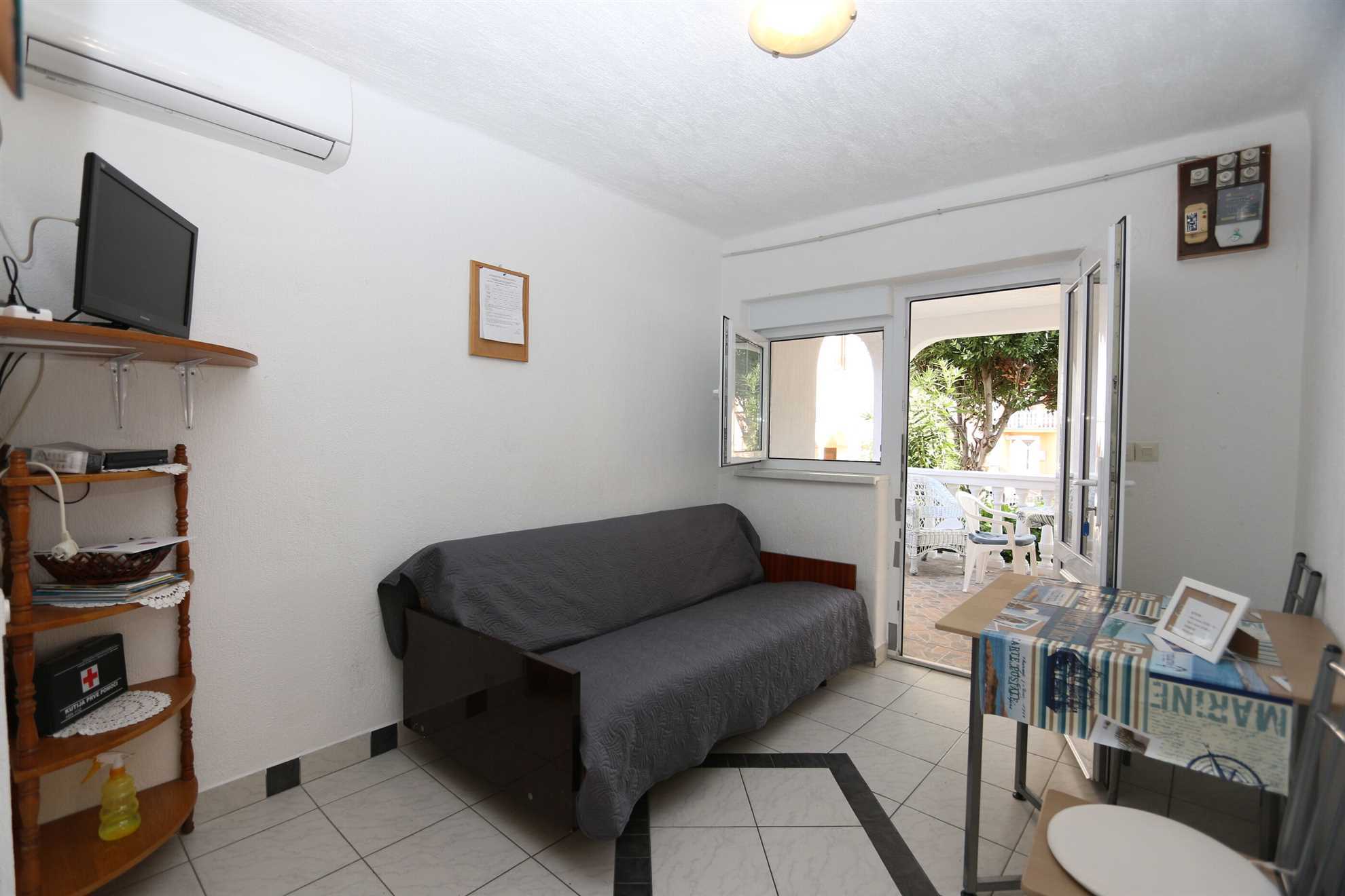Apartments Nadenic 10065-A1