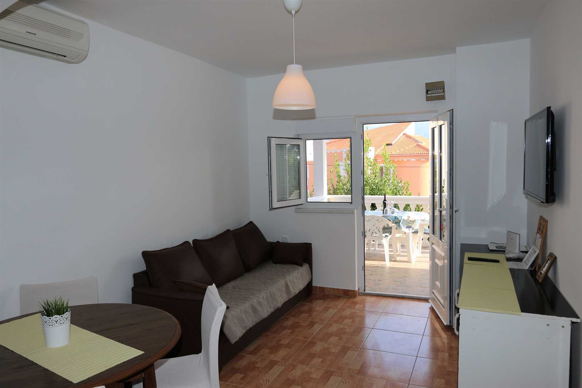 Apartments Nadenic 10065-A2