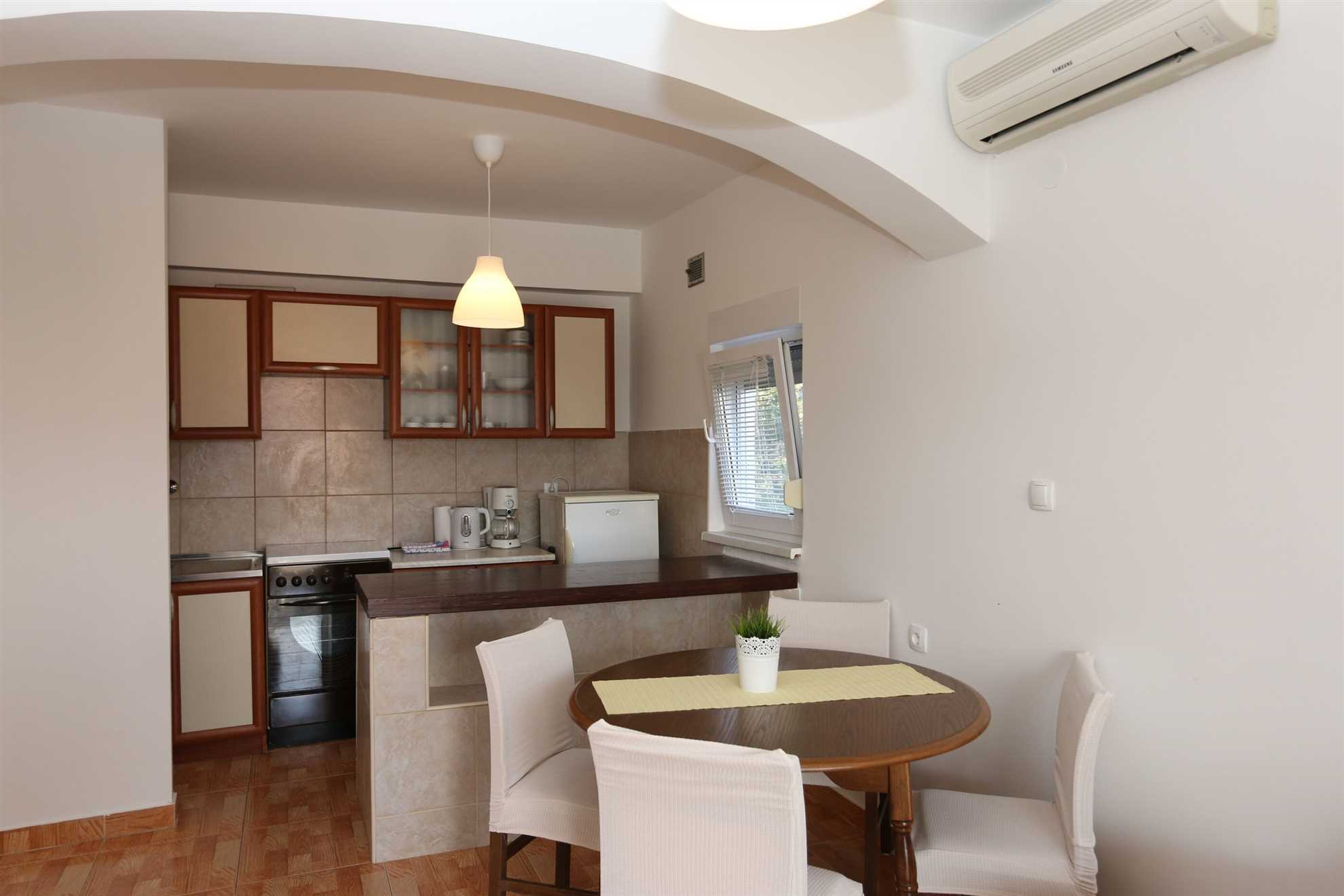 Apartments Nadenic 10065-A2