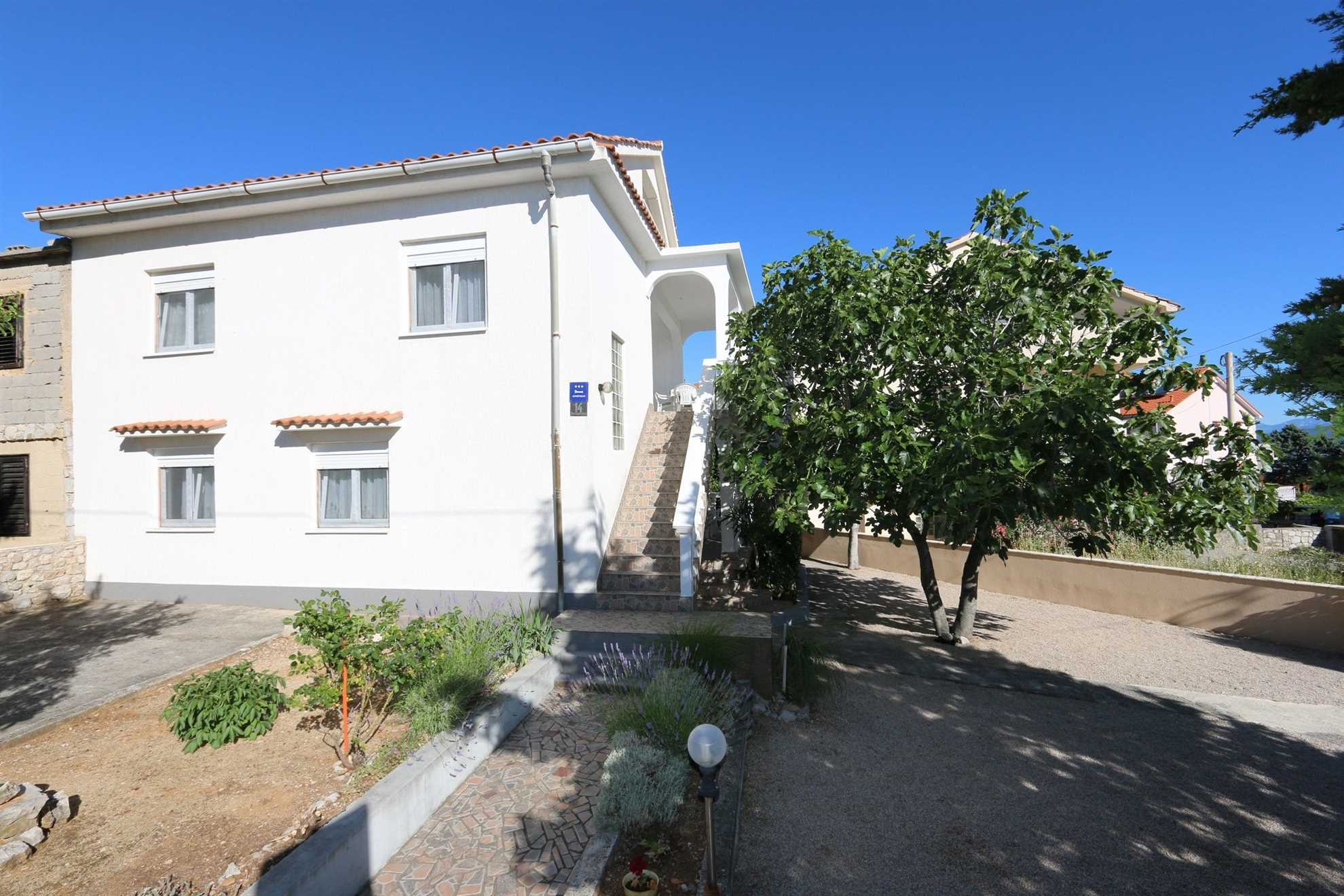 Apartments Nadenic 10065-A2