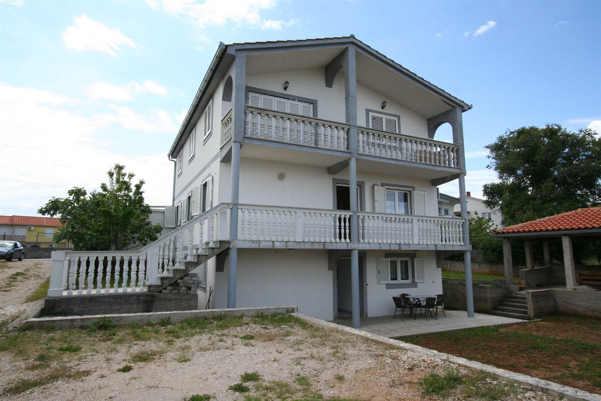 Apartments Pađen Milan 60249-A1