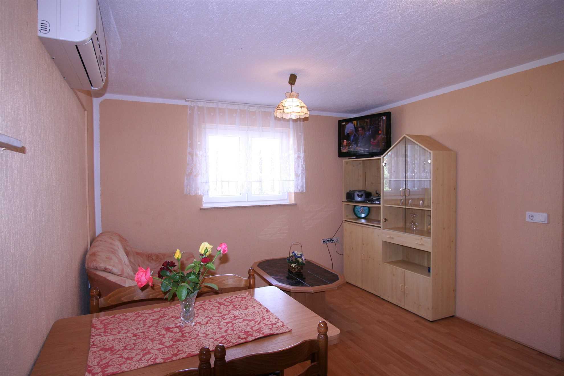 Apartments Pađen Milan 60249-A2
