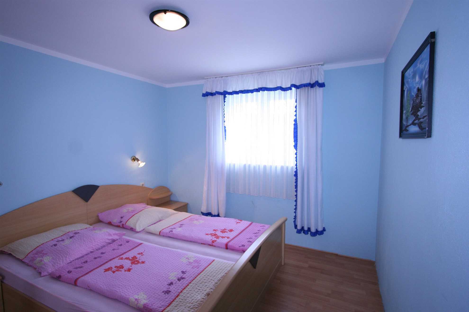 Apartments Pađen Milan 60249-A2