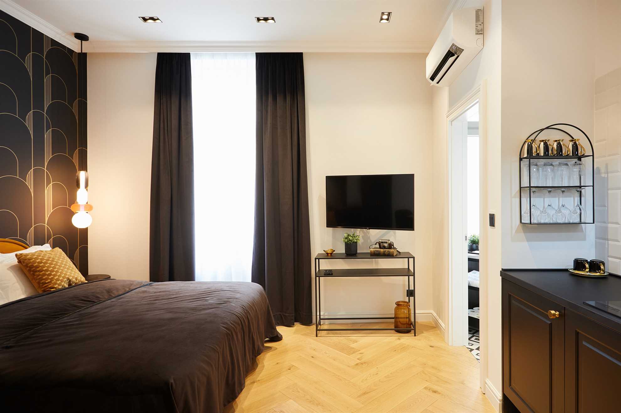 Apartment 5