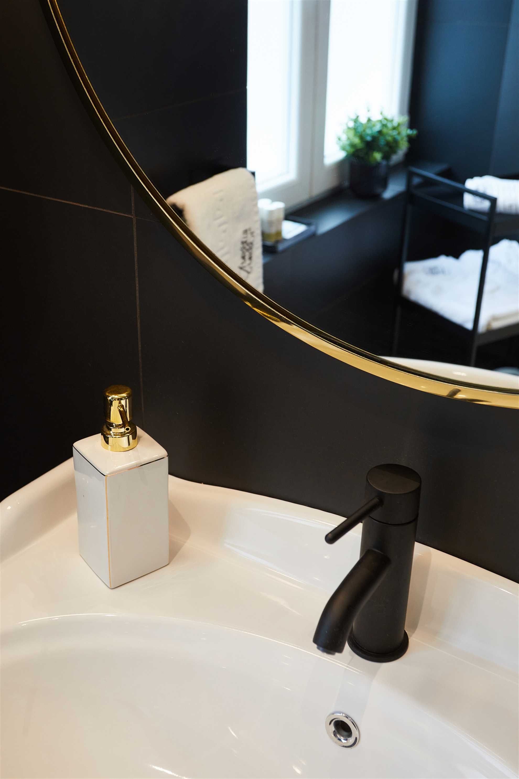Apartment 5