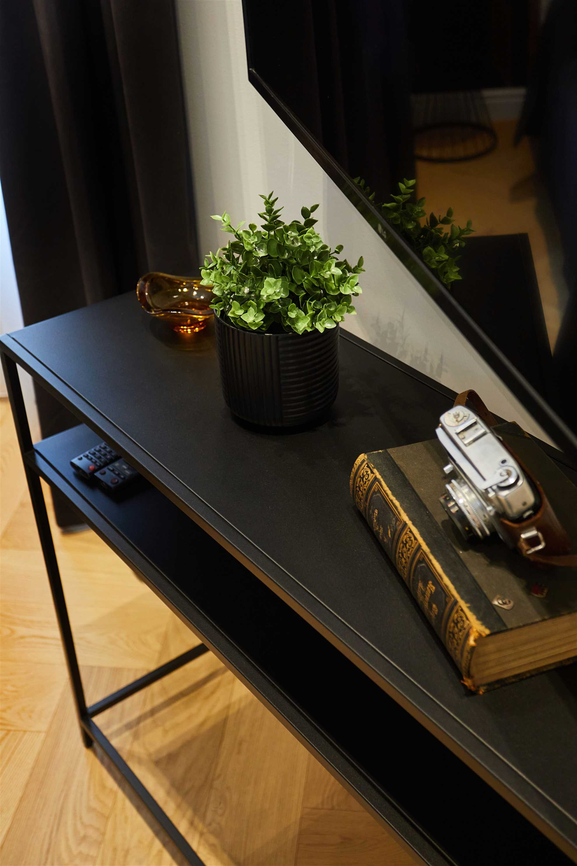 Apartment 5