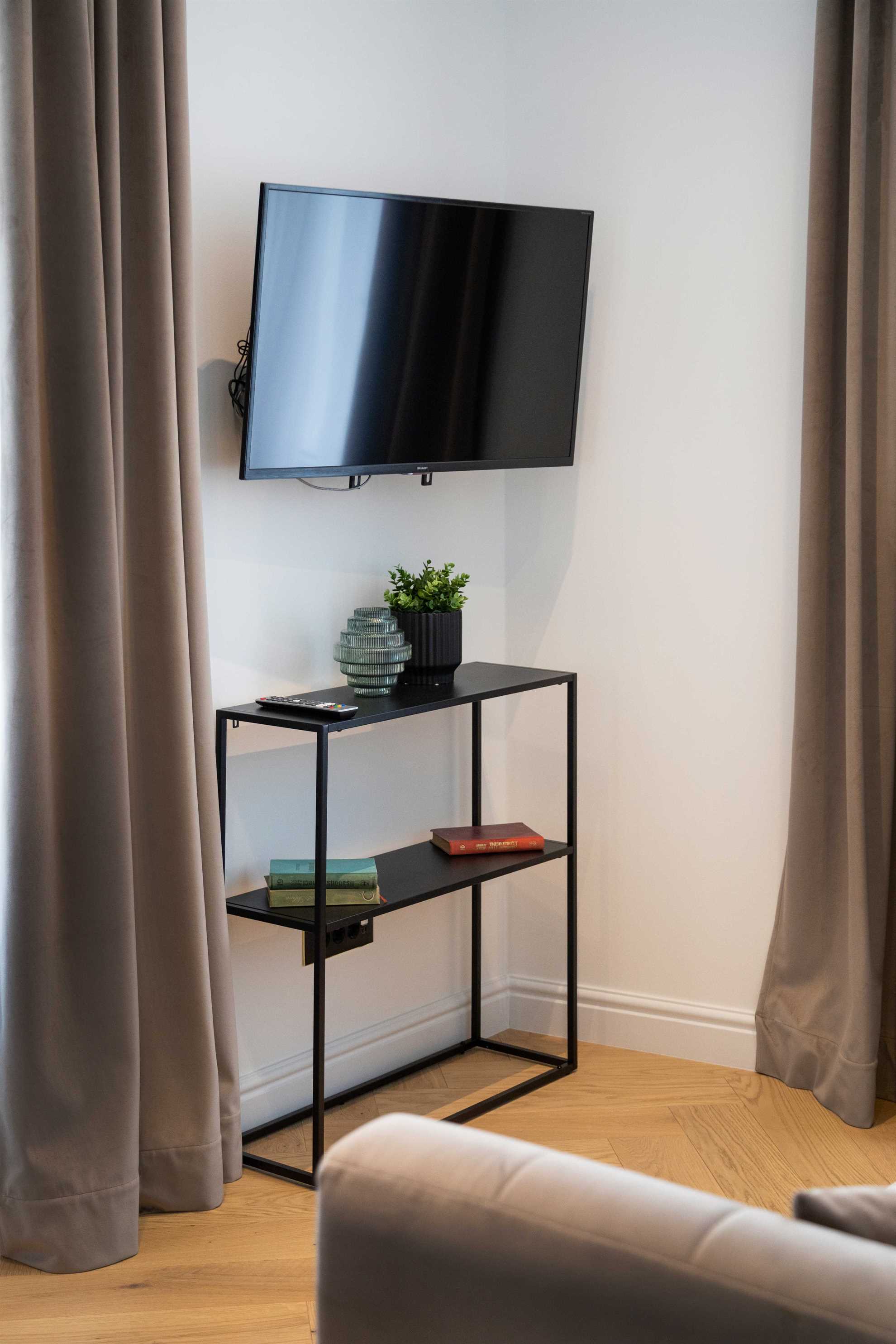 Apartment 6