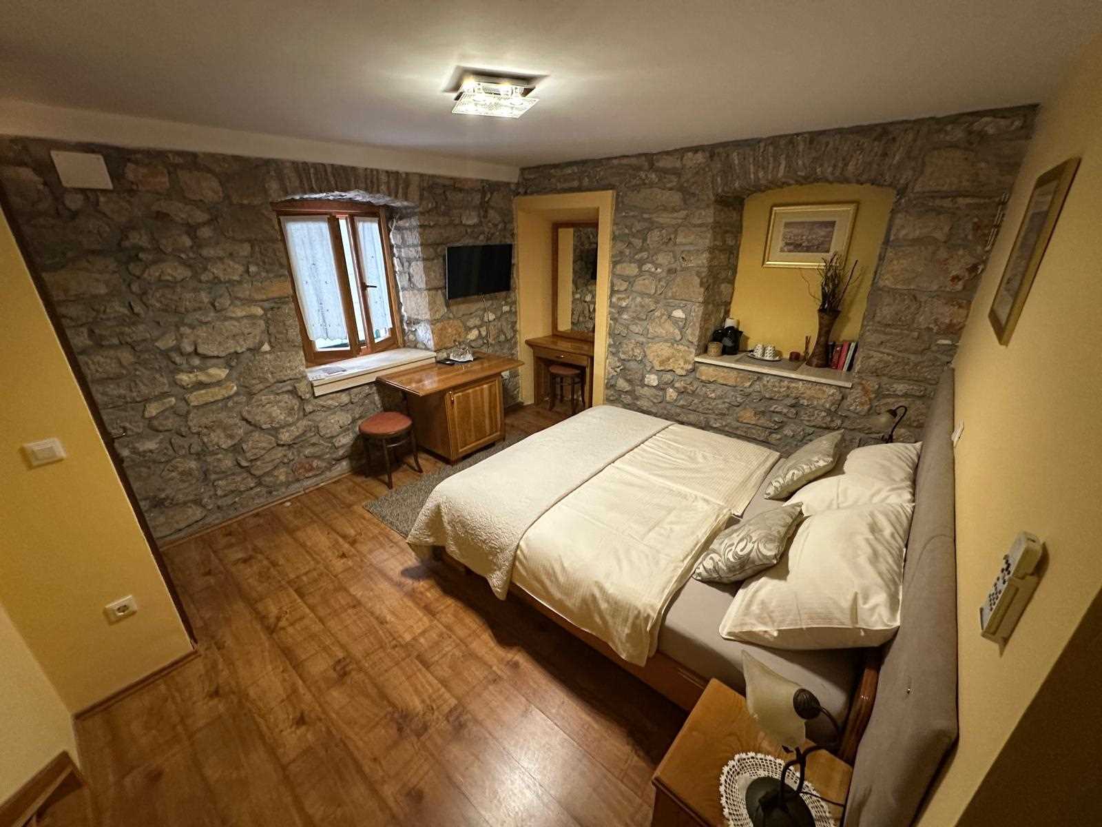Paola Room no.1