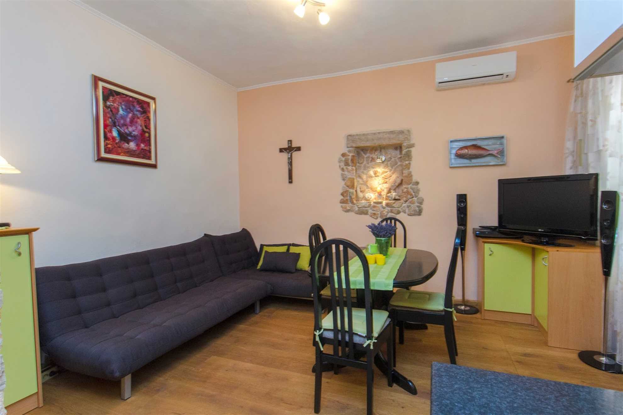 Ugodan apartman s balkonom, blizu plaže!