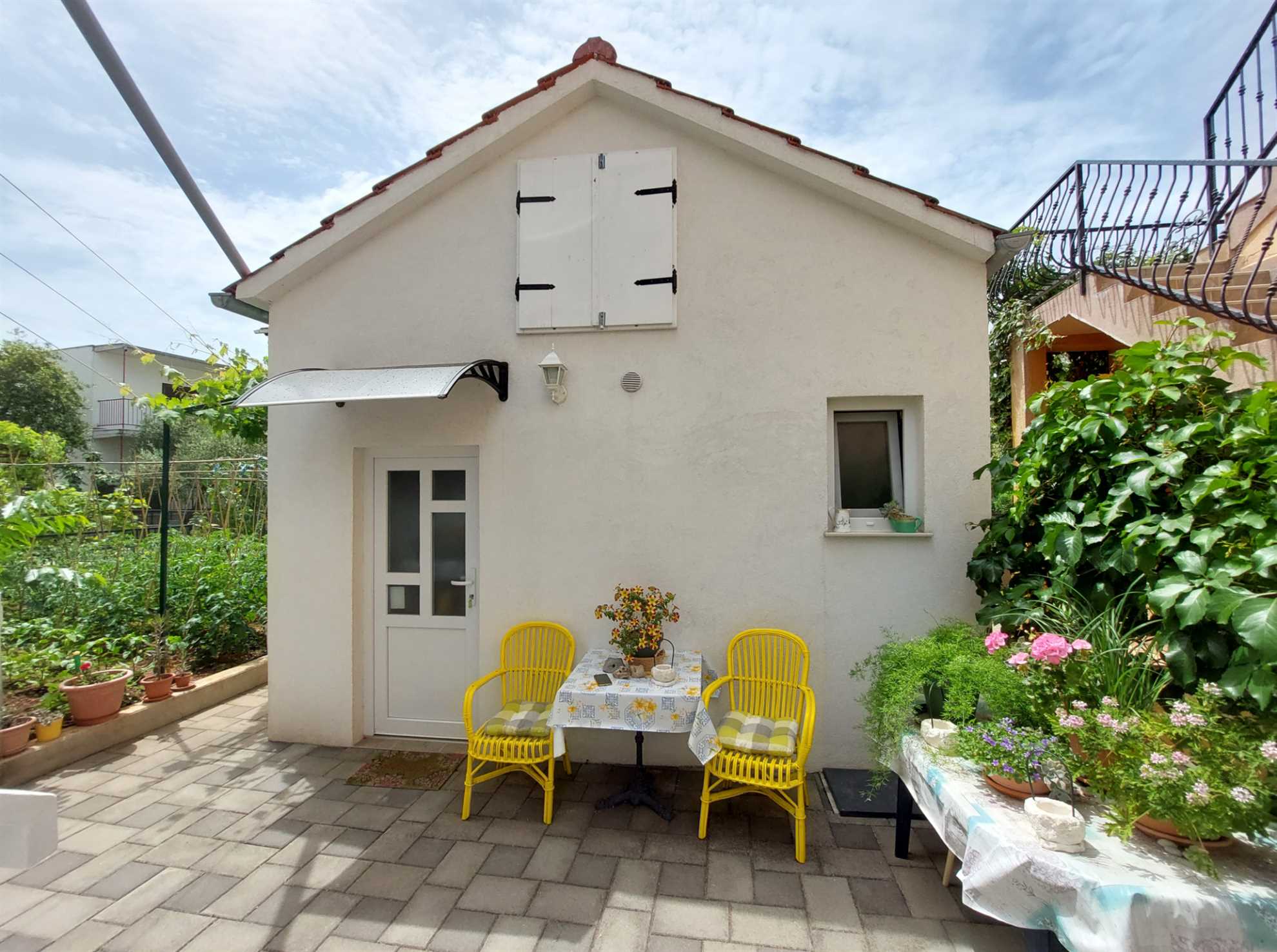 Apartment Garden house studio