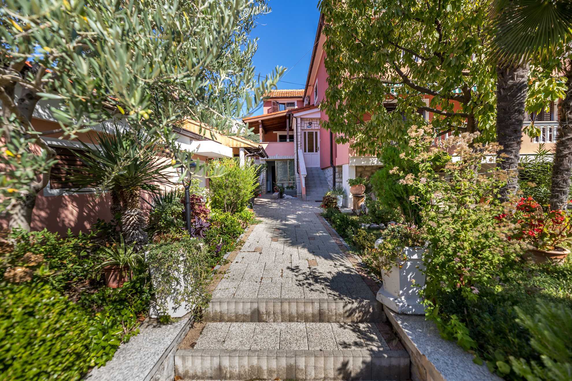 Apartment Nadica with terrace, wifi and air conditon