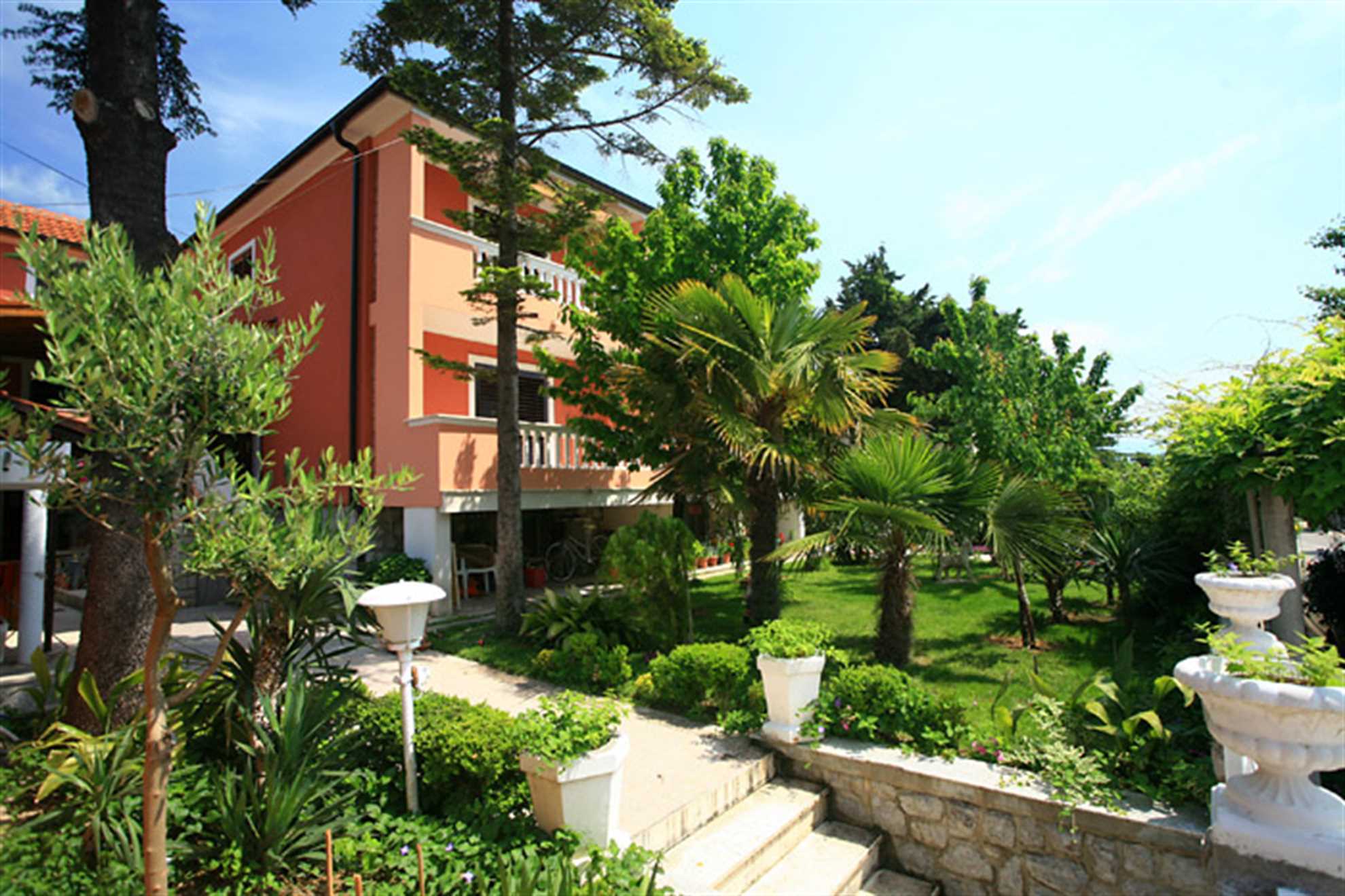 Apartment Nadica with terrace, wifi and air conditon