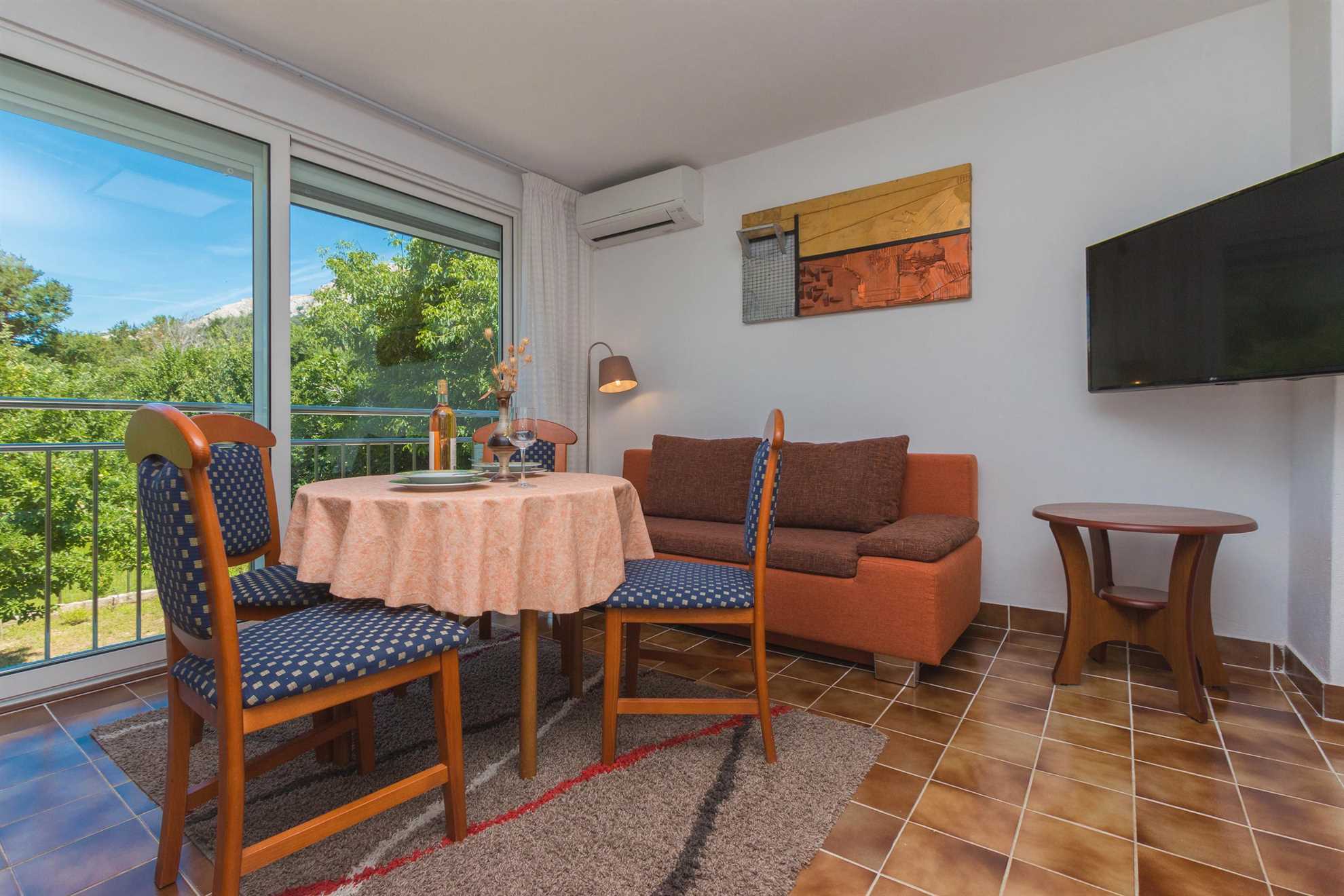 Goran - Nice apartment with balcony