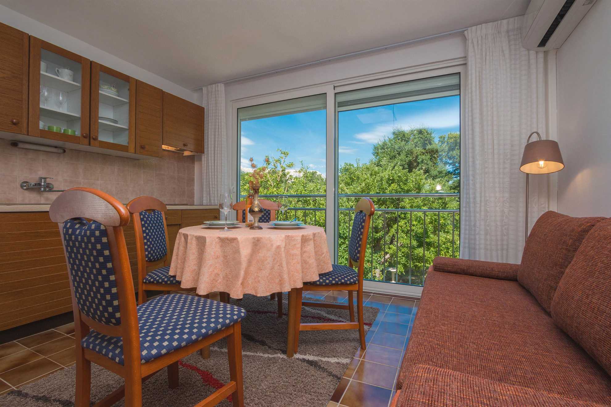 Goran - Nice apartment with balcony