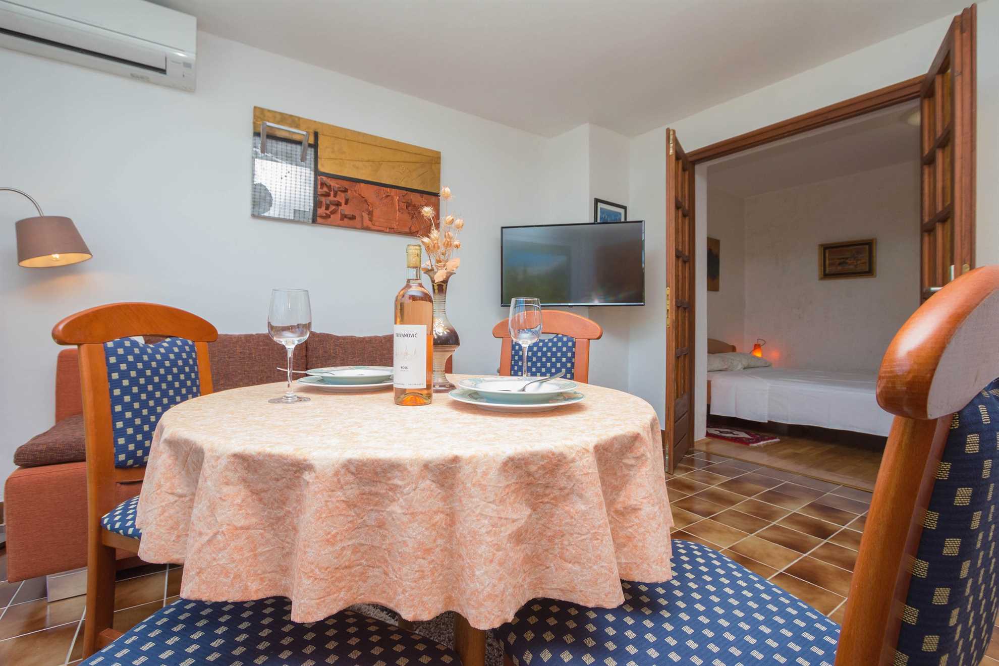 Goran - Nice apartment with balcony