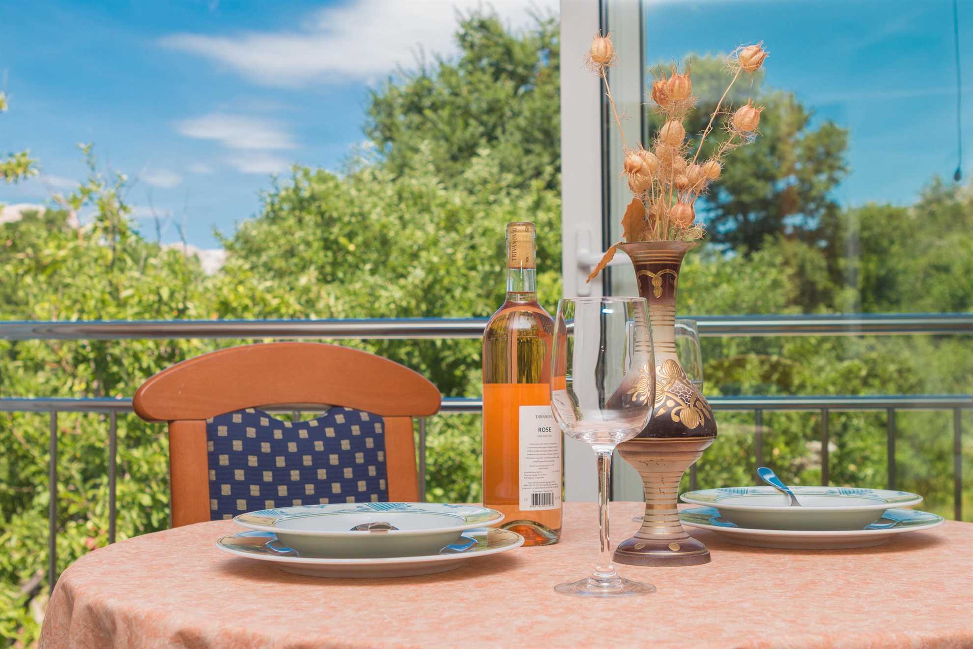 Goran A2 - Cozy One-Bedroom Apartment with Parking Bliss for Two