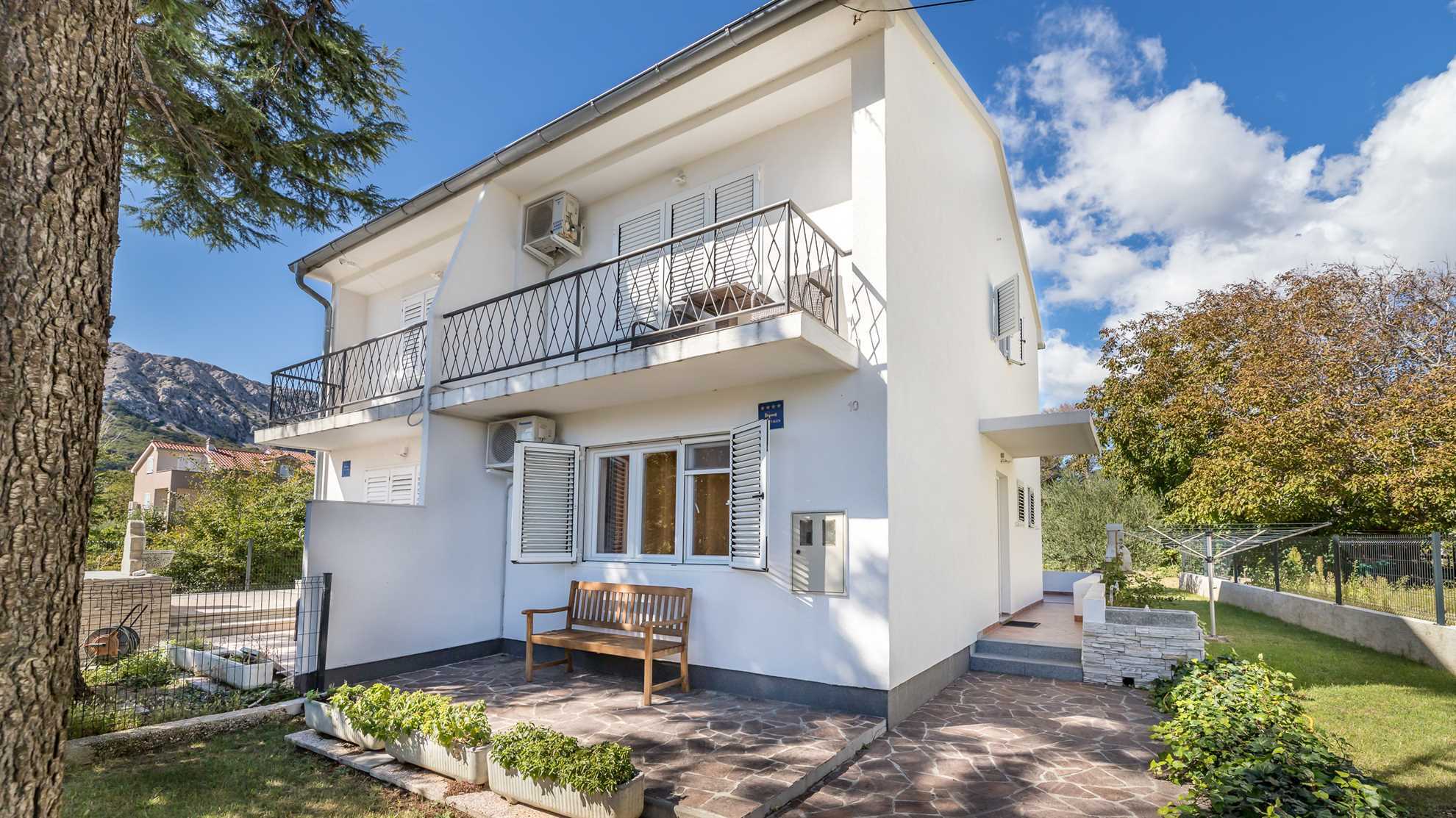 Apartment Jadranka with garden and barbeque