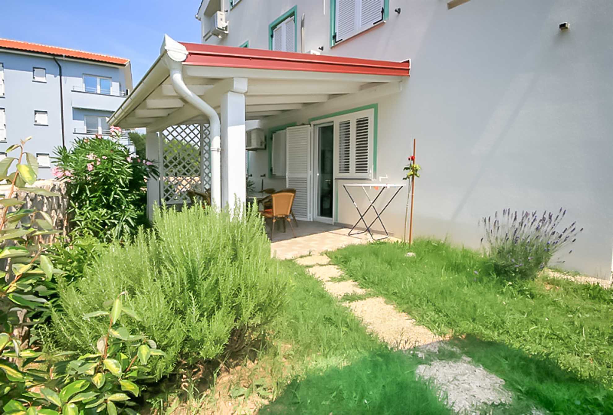 Apartment Ljubica with terrace and garden