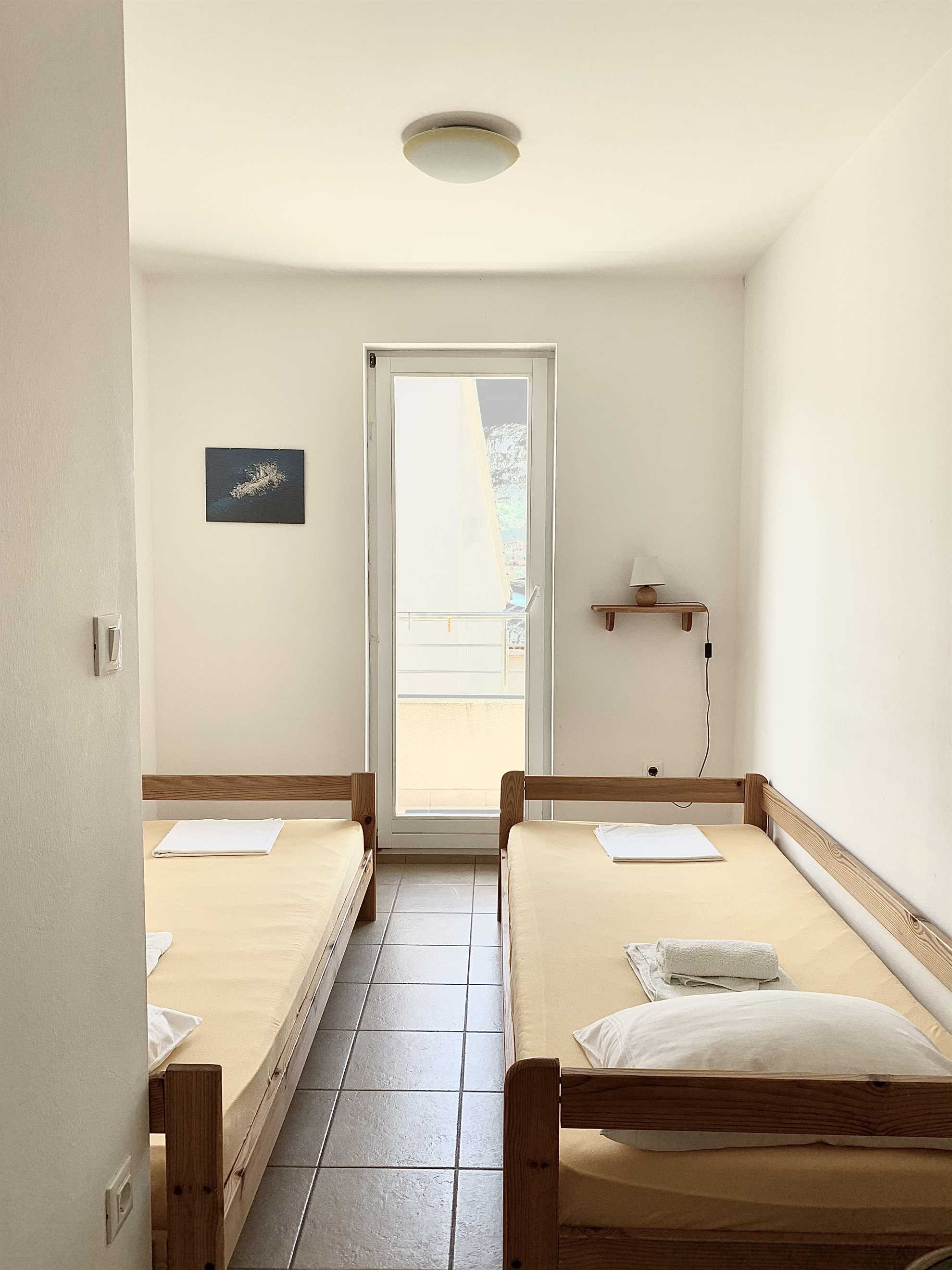 Apartment in center with sea view B1