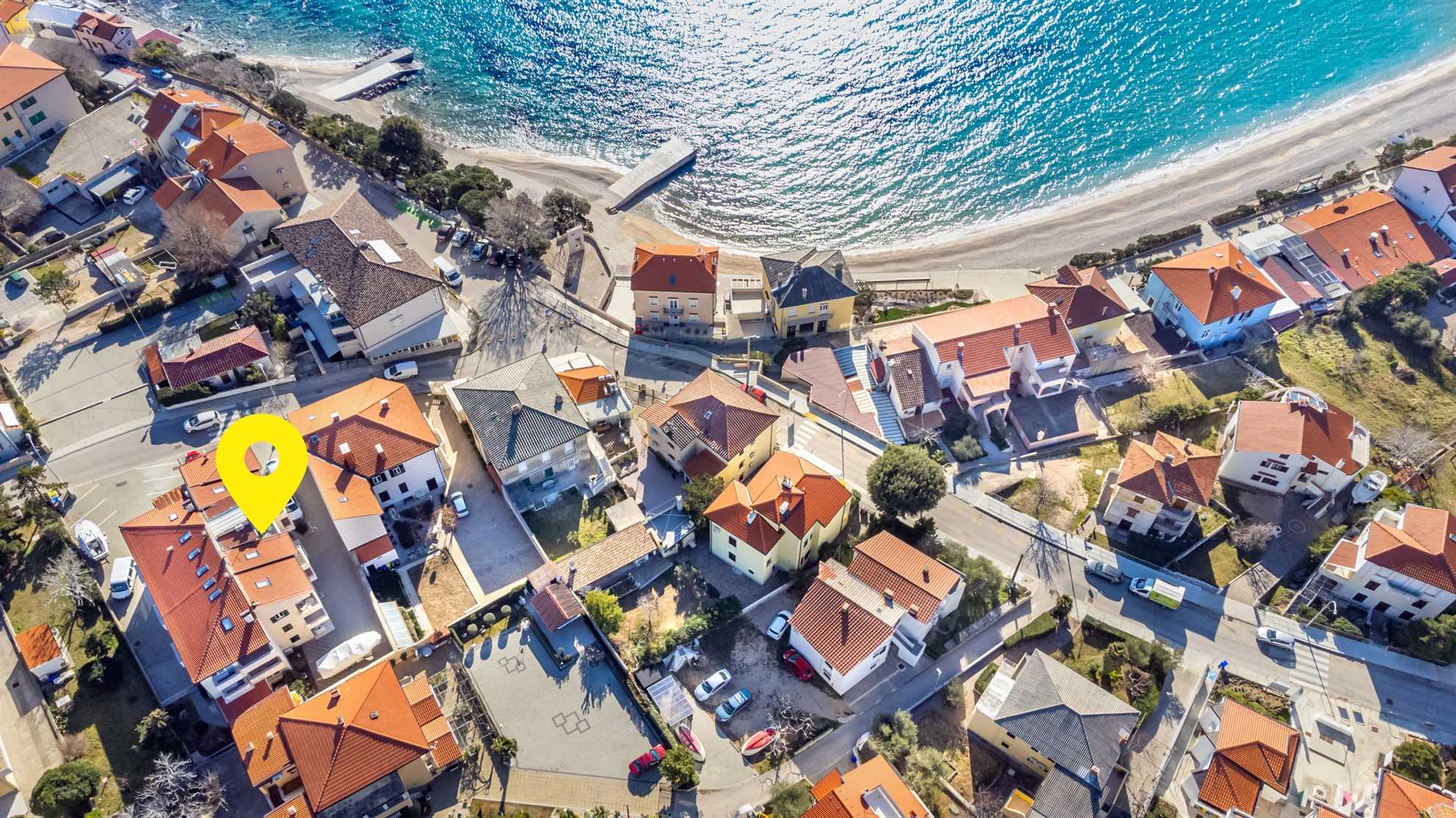 Apartment in center with sea view B1