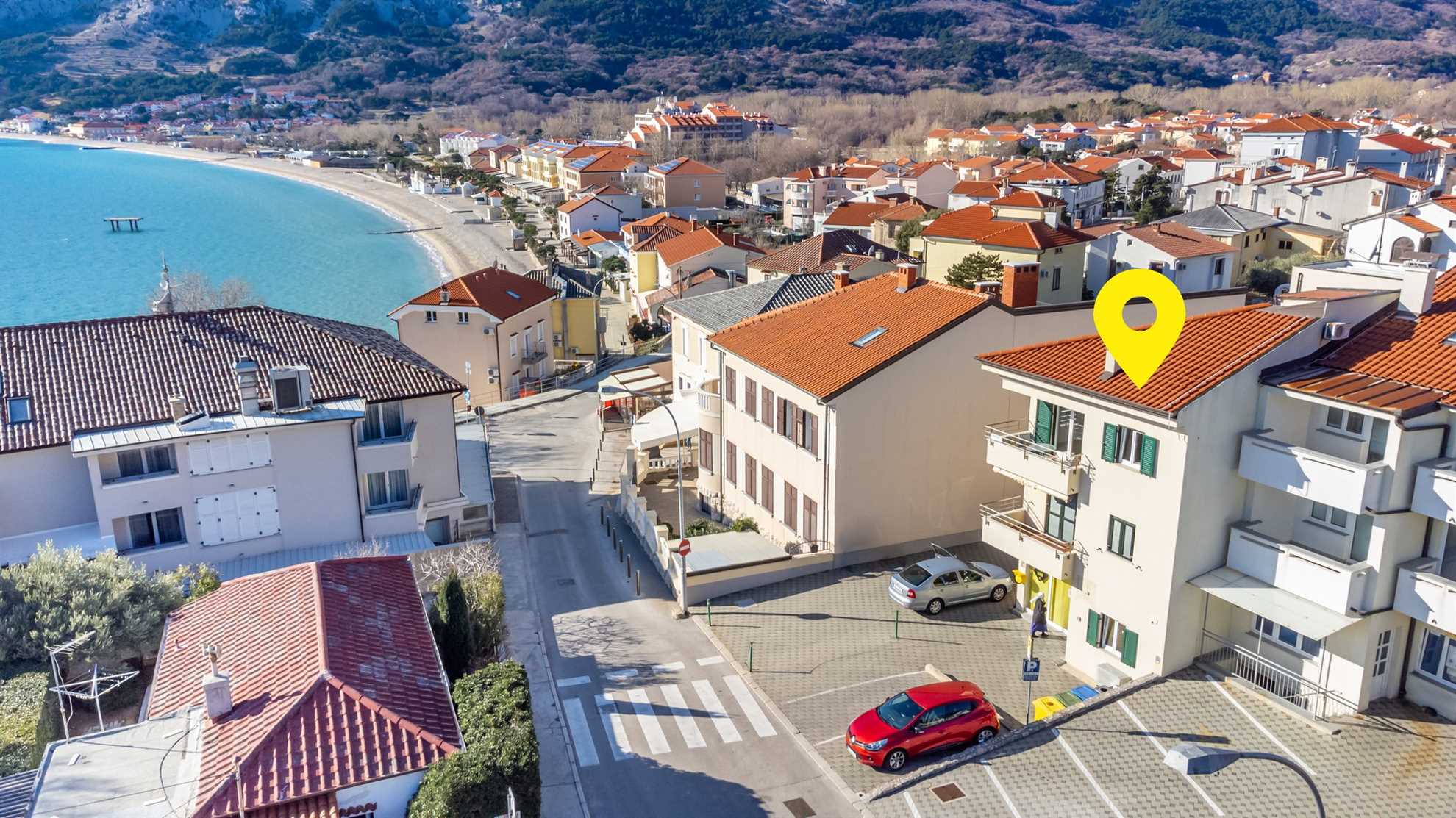 Apartment in center with sea view B1