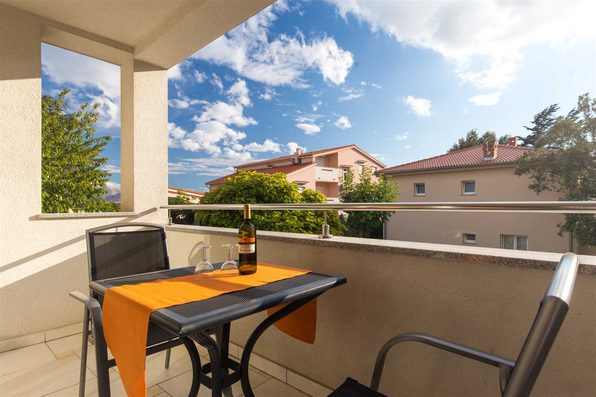 Ines 2 - Cozy Studio for Two with Pet-Friendly Space and Parking