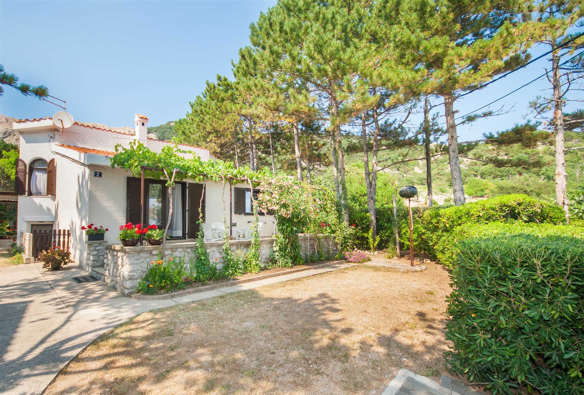 Marica - Holiday House Baška Krk – for 4 guests, sea view, terrace & parking near the beach