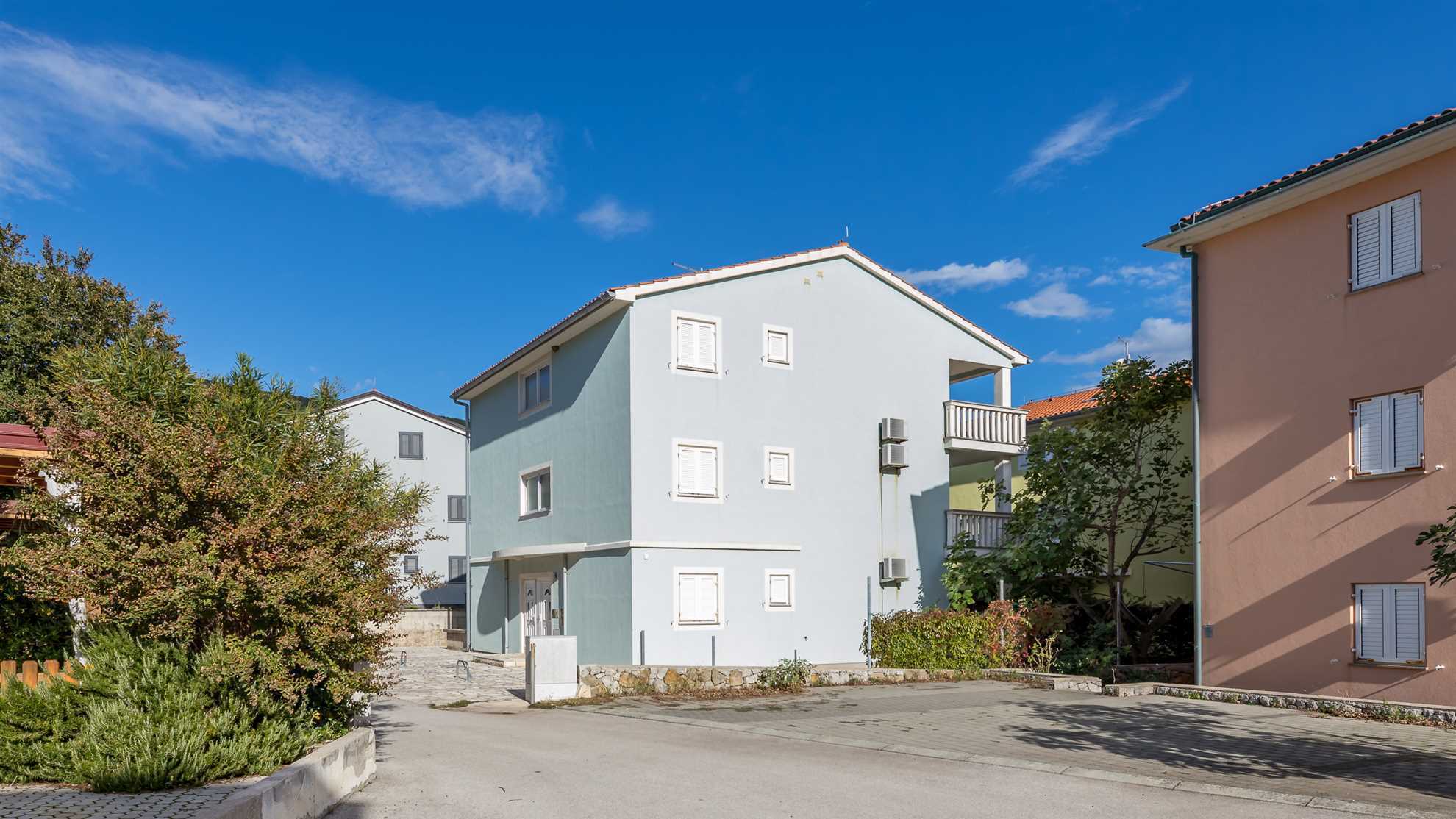 Lavanda - Apartment Baska Krk – for 2–4 guests, terrace, parking, near beach & centre