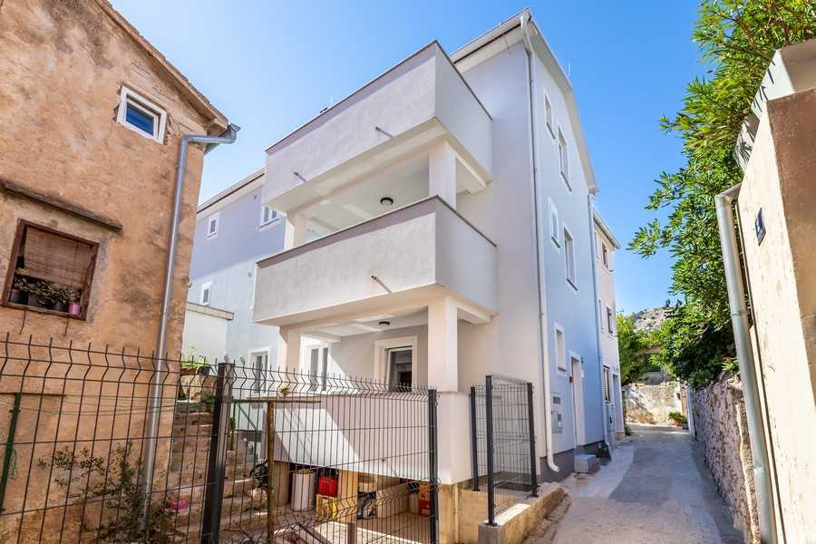 Bracol – Apartment in Baska old town near the beach