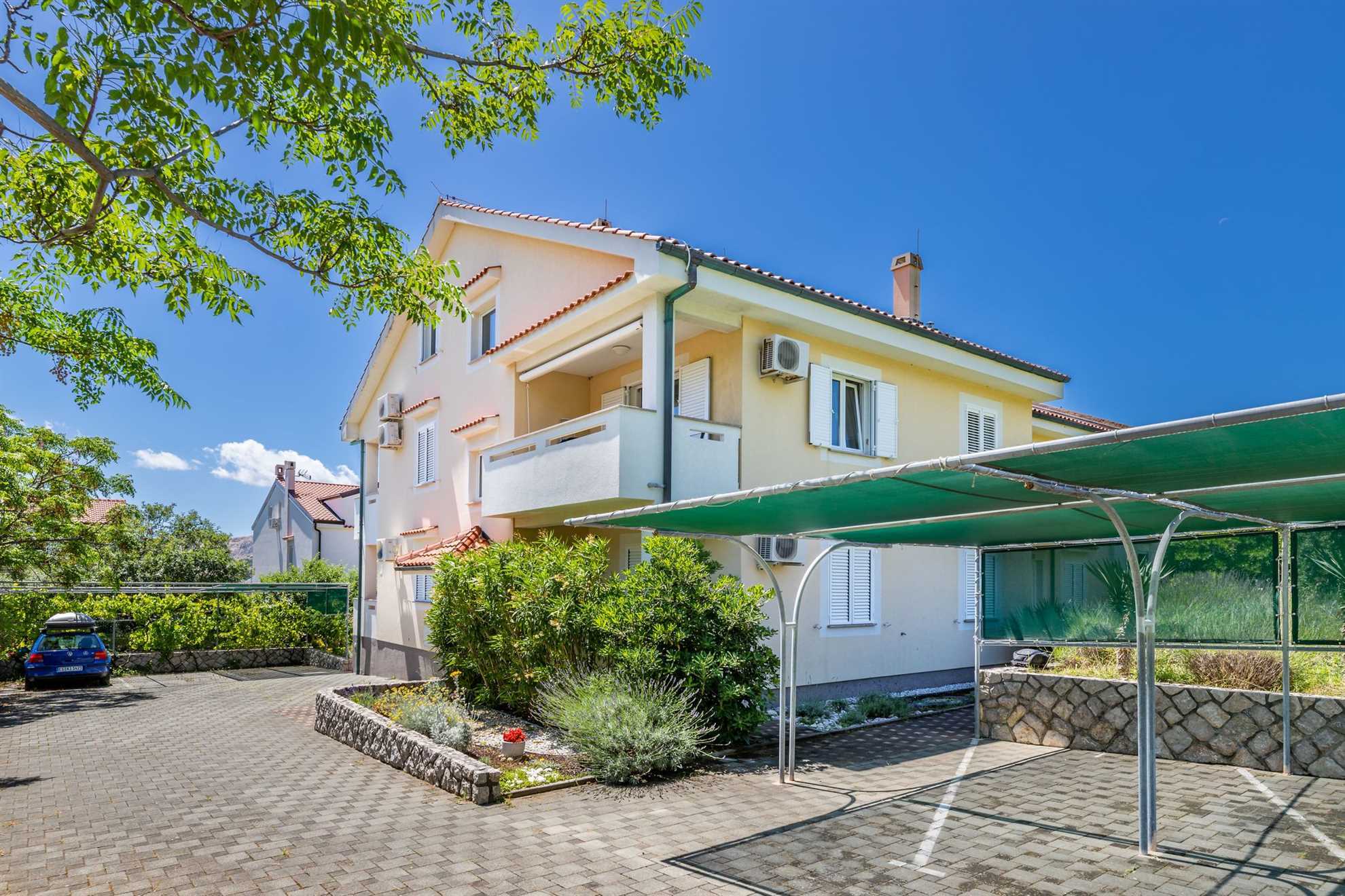 Lidia – Apartment in Baska balcony with sea view and parking