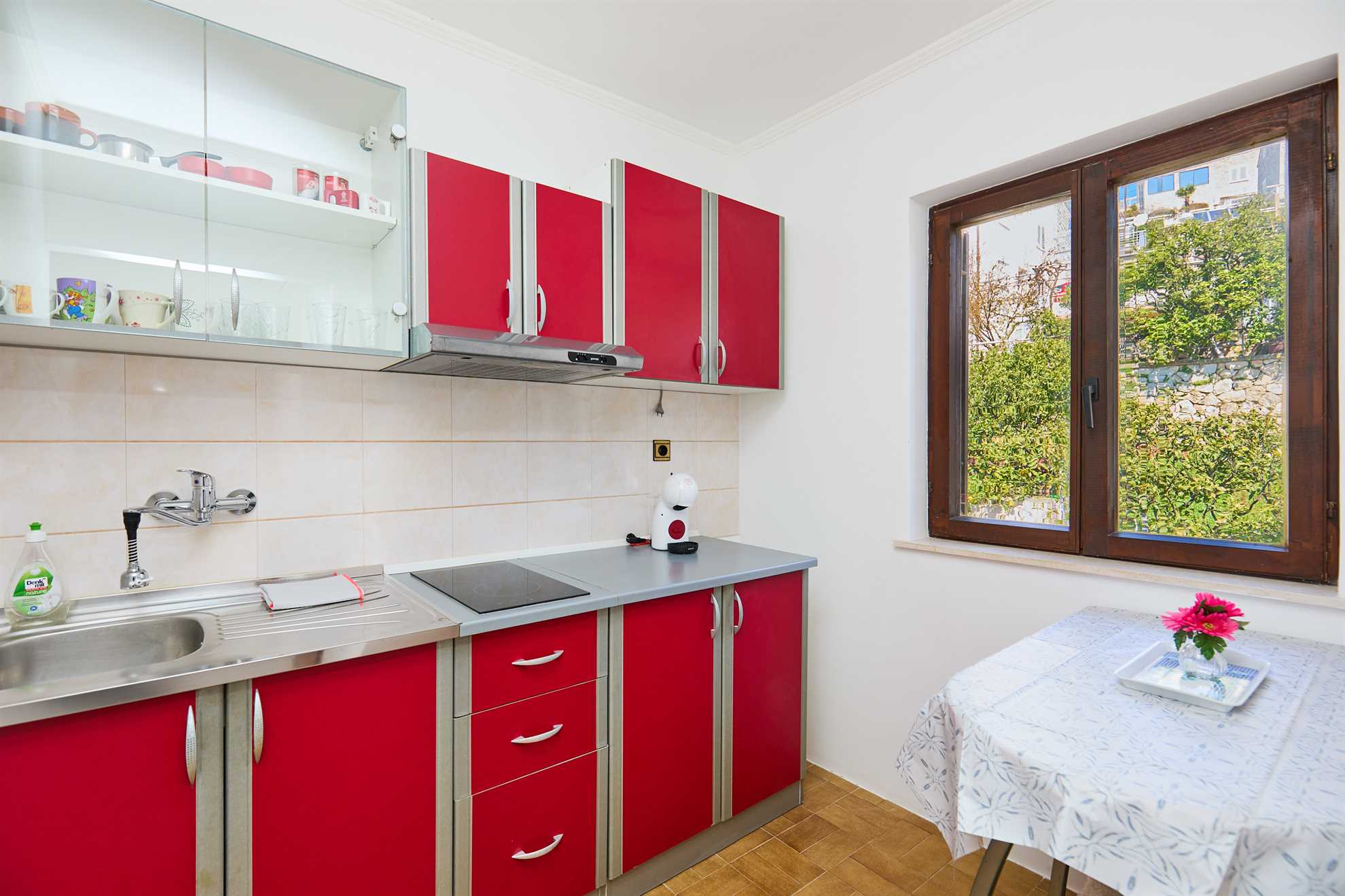 KABLAR'S SUNNY SUITES 1BR APT with balcony and sea view