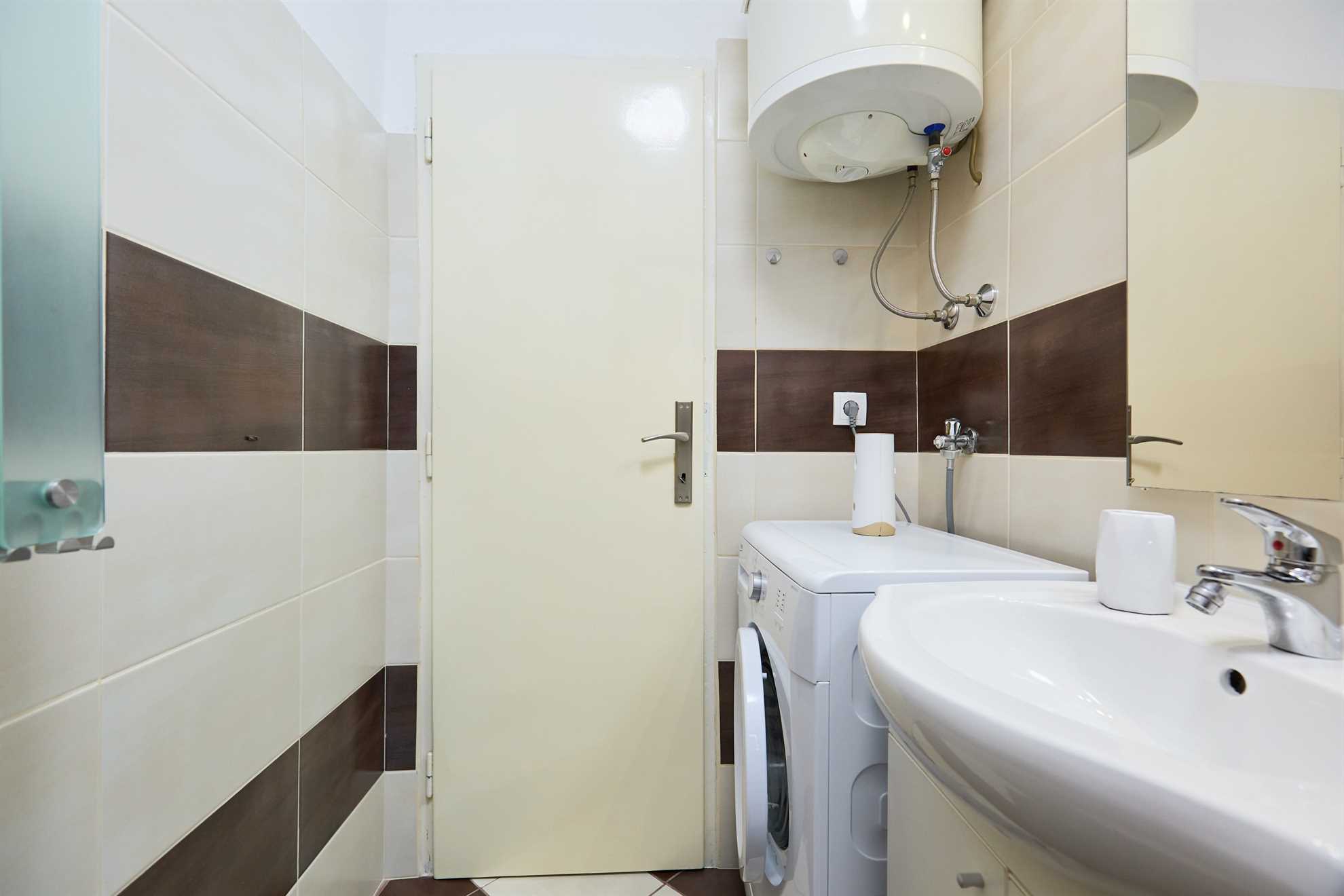 KABLAR'S SUNNY SUITES 2BR apartment with terrace