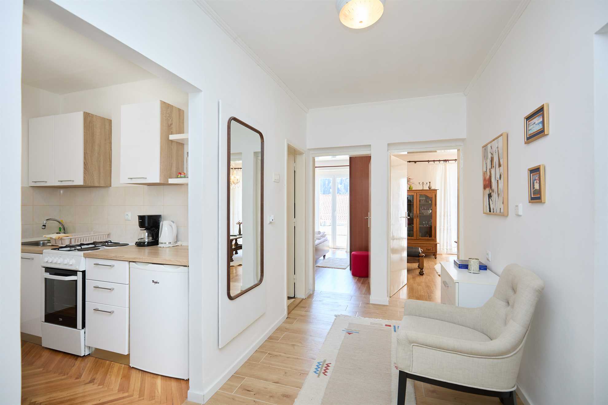 KABLAR'S SUNNY SUITES 2BR apartment with terrace