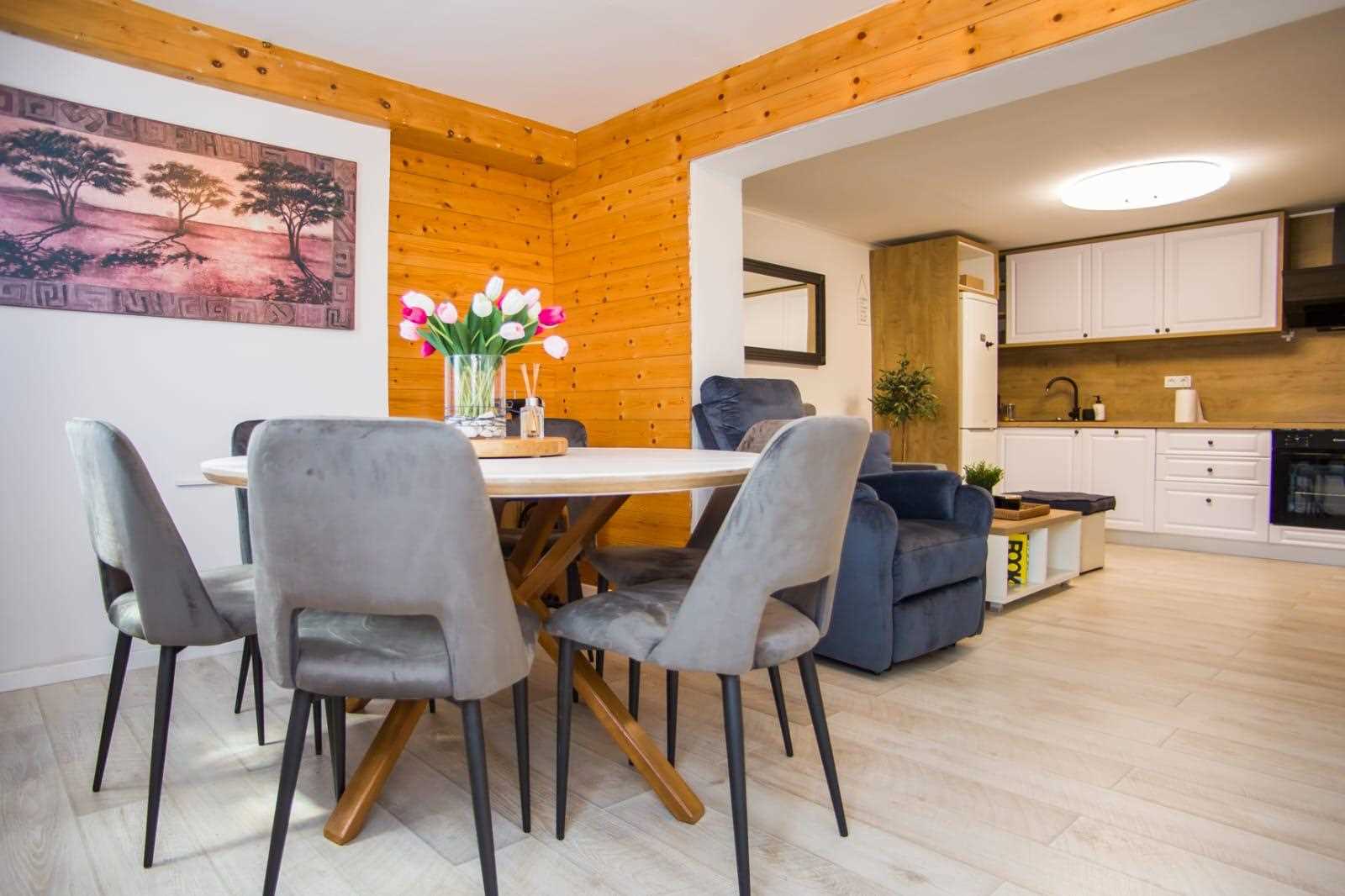 Apartment Badia with free parking