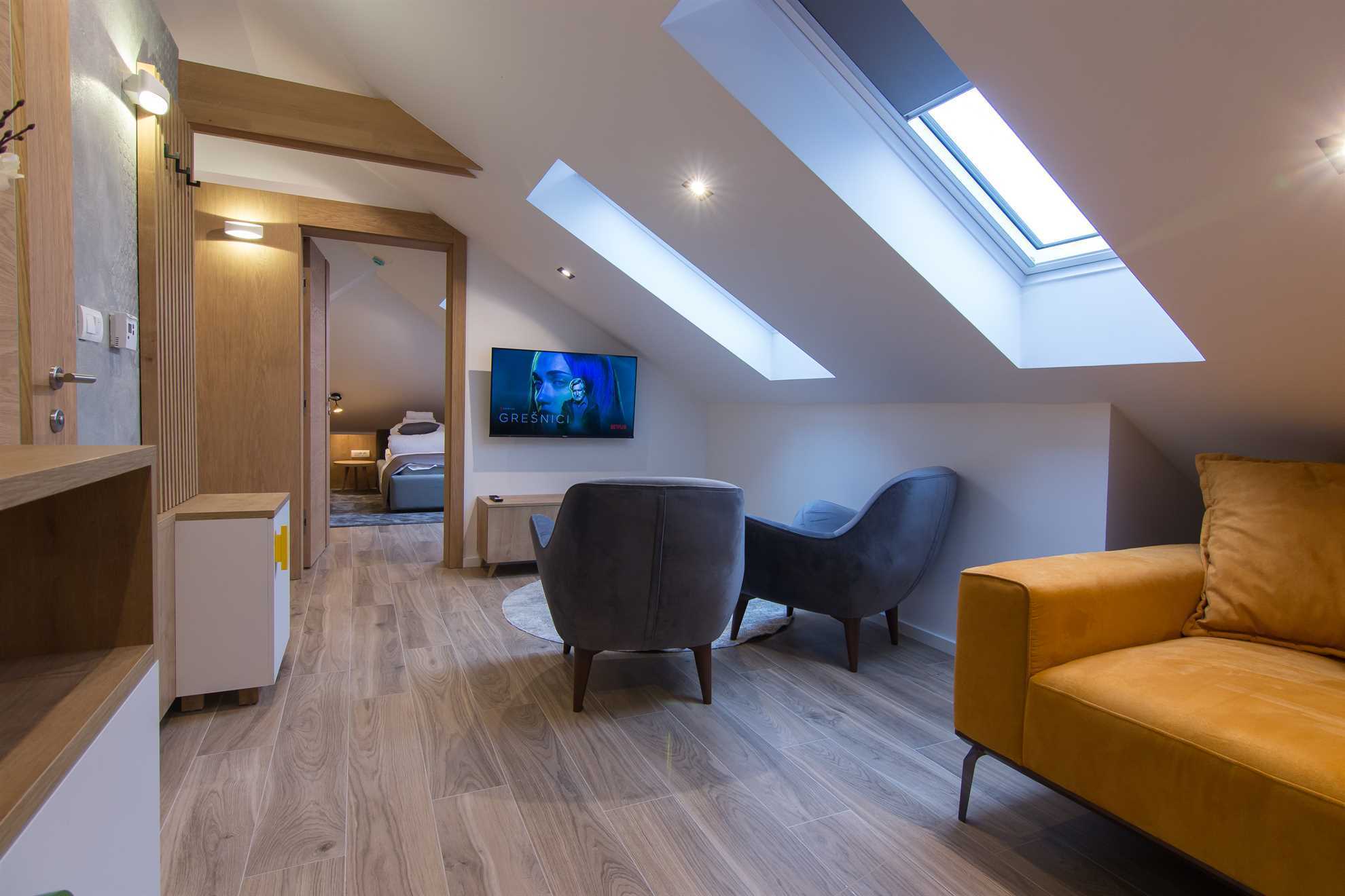 Cozy Suite at Mayisa Apartments