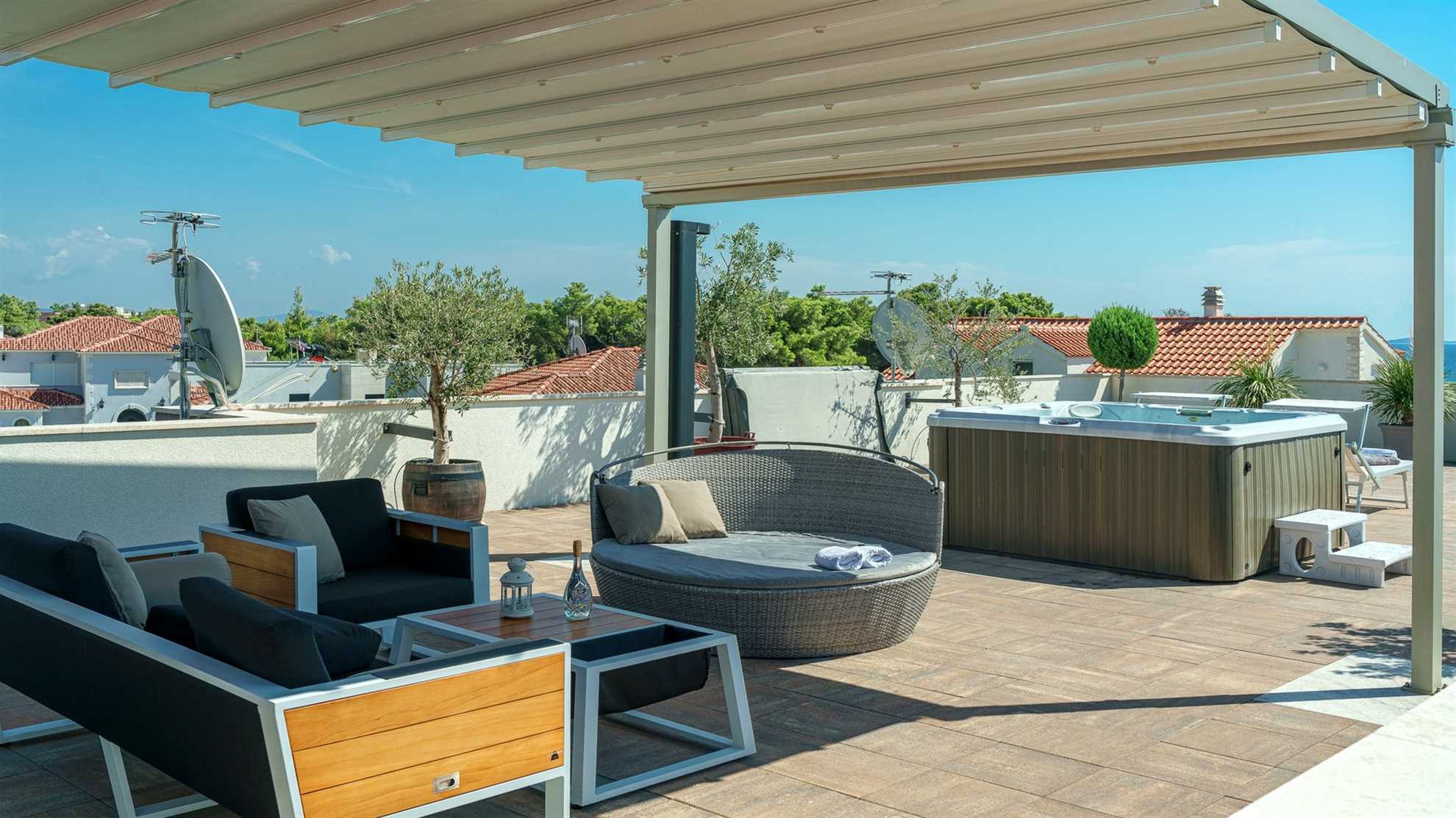 Apartment LUKA A3 - penthouse apartment with sea view and hot tube