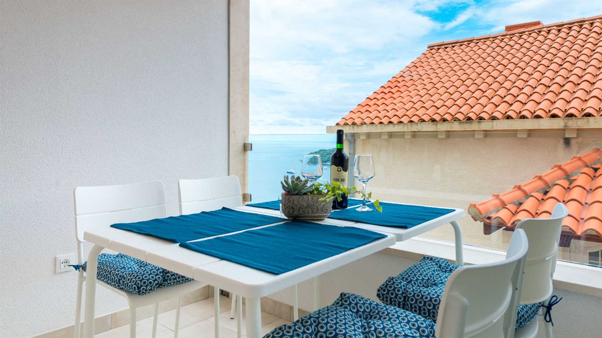 Apartment TopHill | Sea View