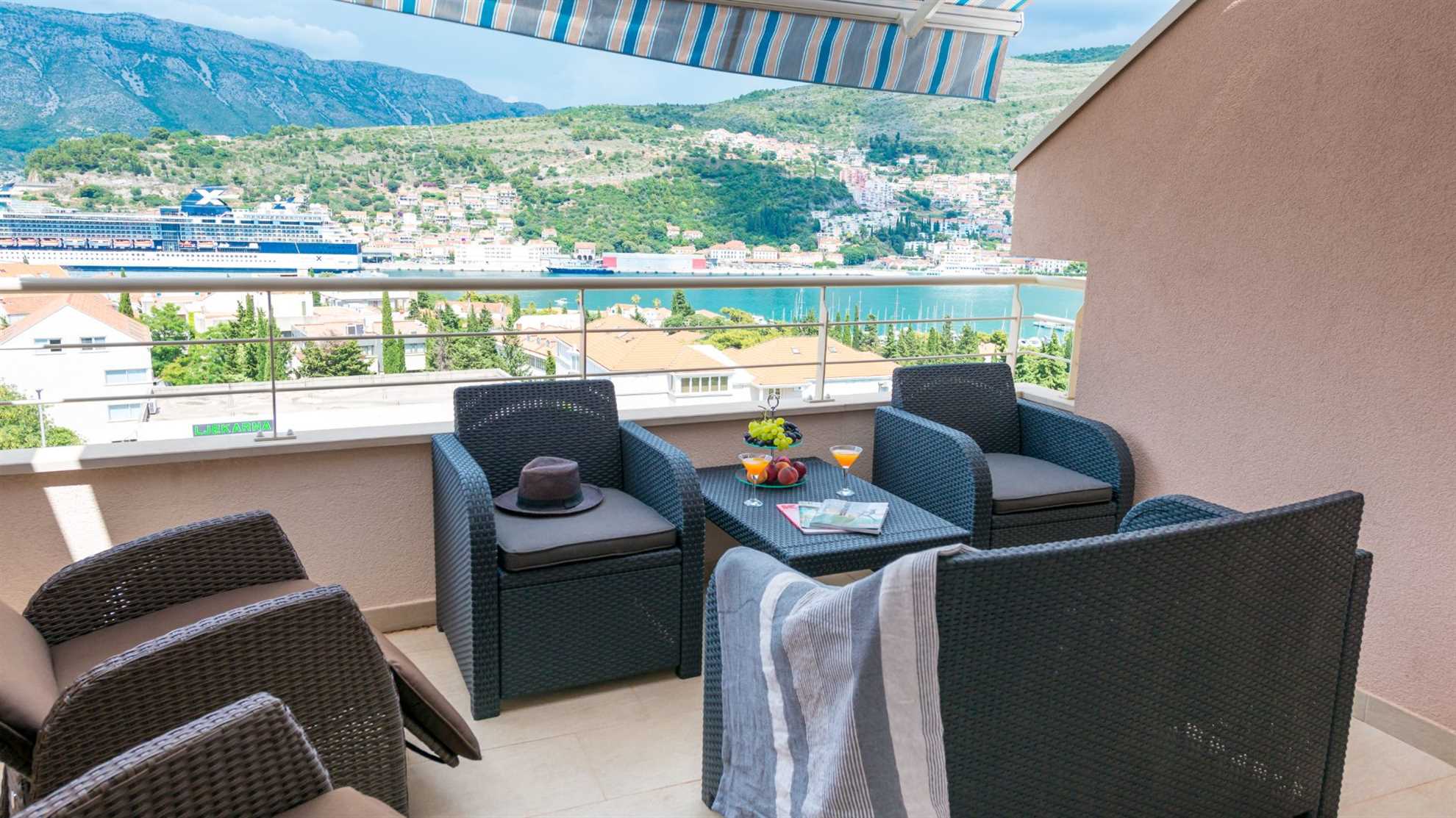 TopDeck | Three Bedroom