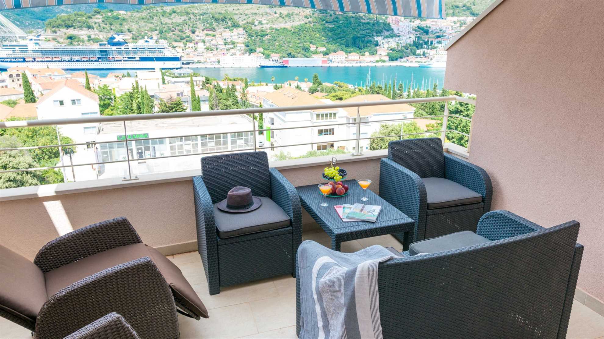 TopDeck | Three Bedroom