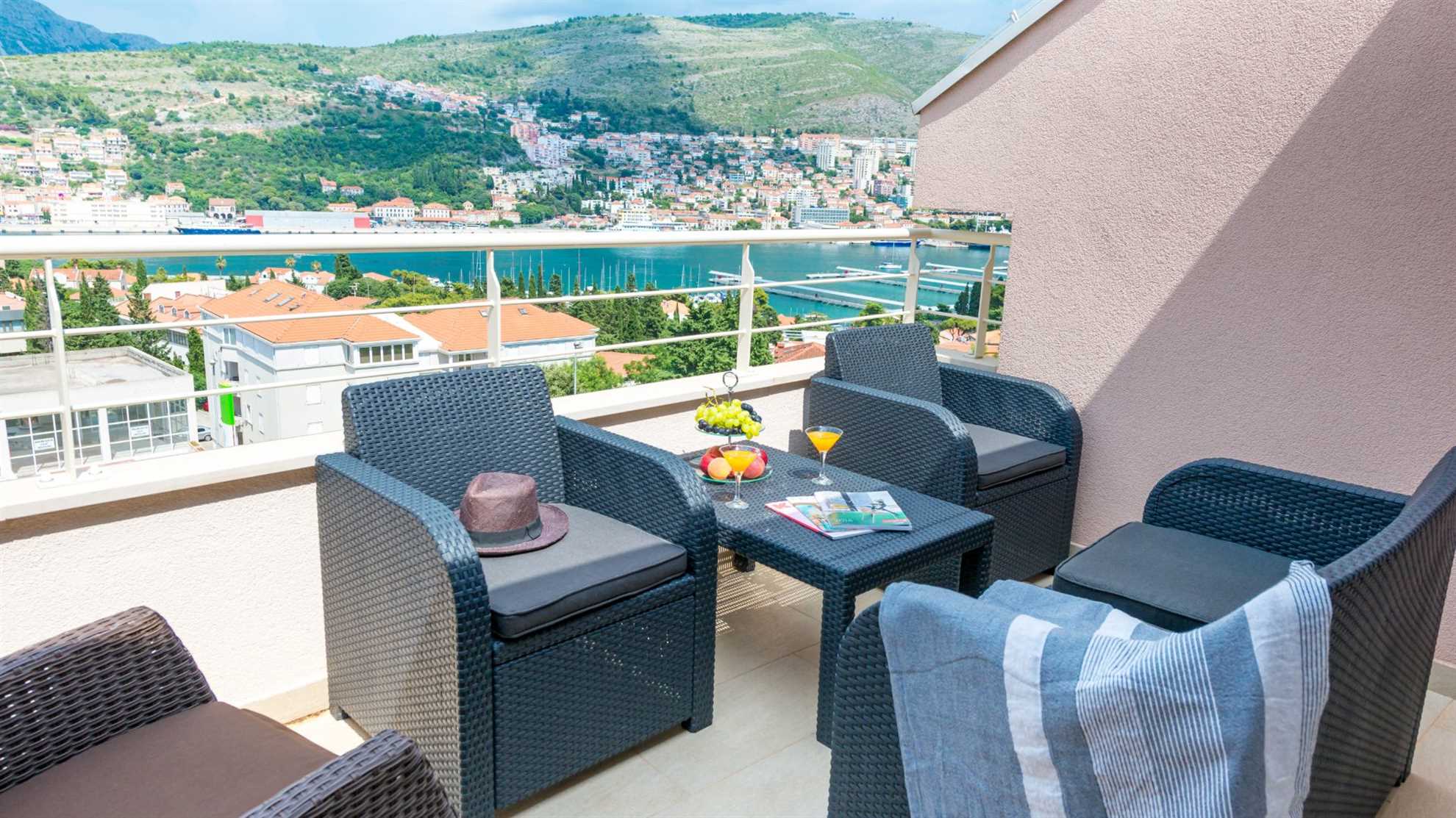 TopDeck | Three Bedroom