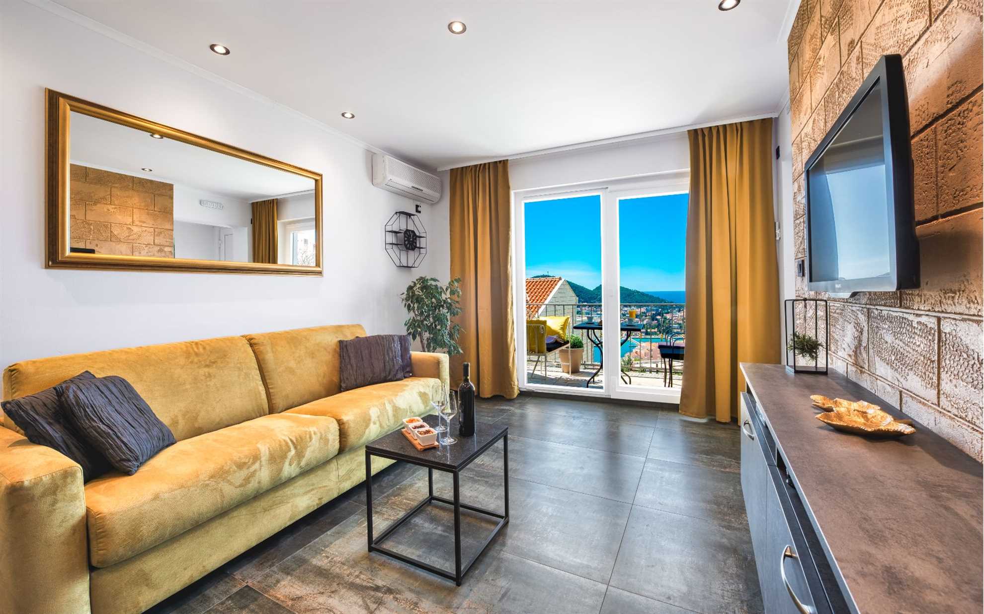 Nia Elegance | Sea View
