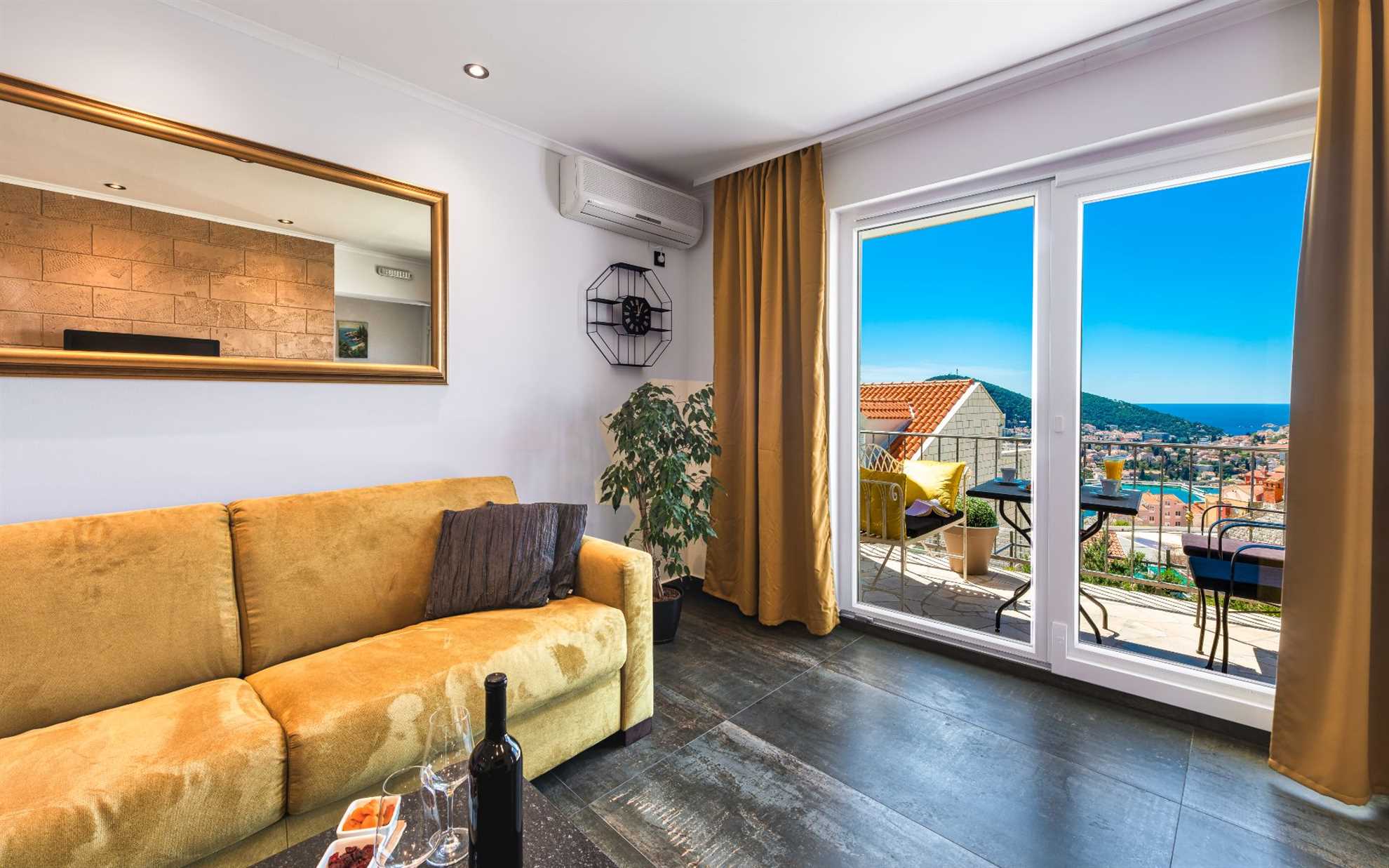 Nia Elegance | Sea View