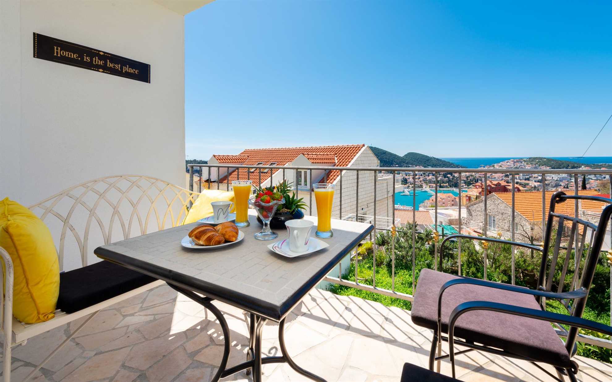 Nia Elegance | Sea View