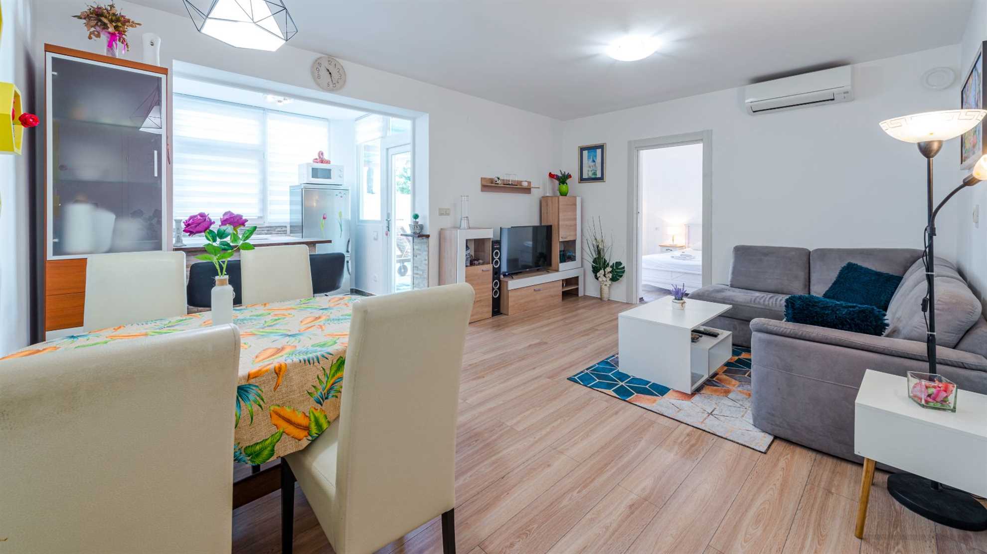 Apartment Nika | Parking