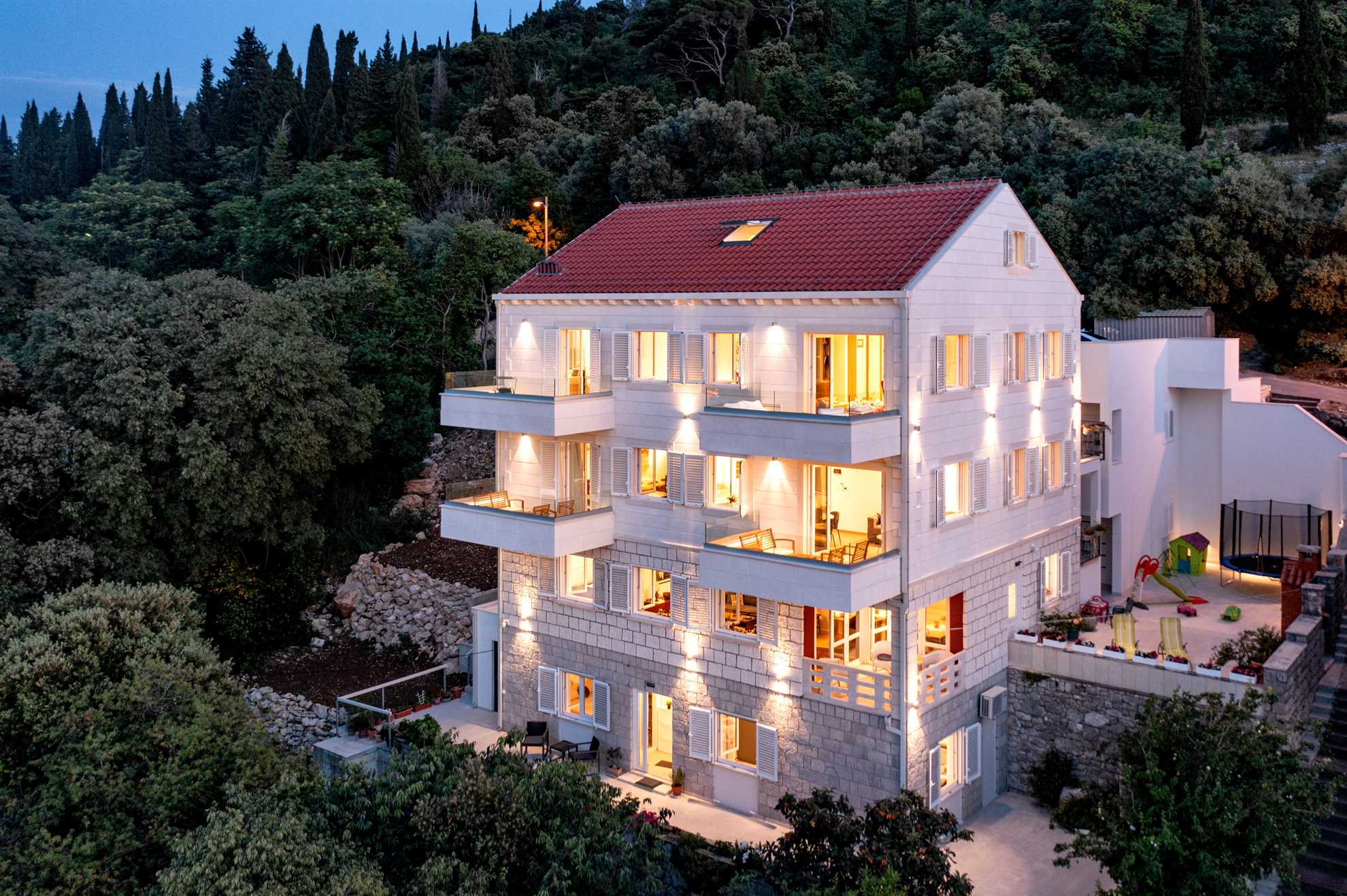 Sunset Premium Residence 4