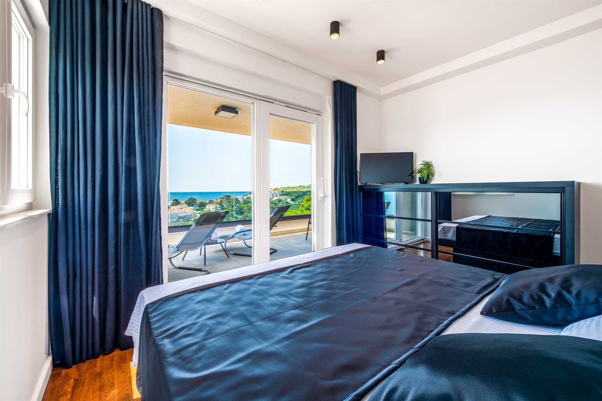 Superior Marangun | SeaView