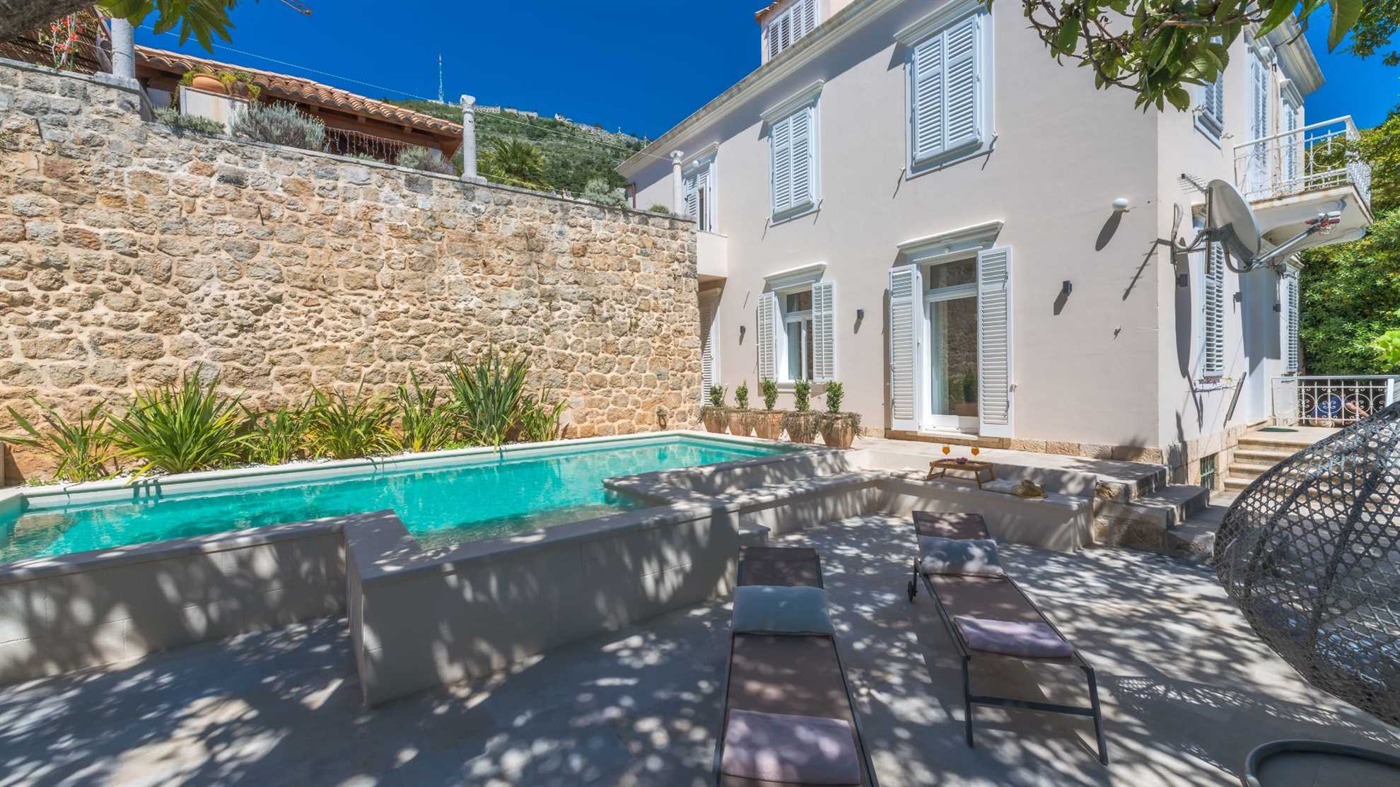 Villa Flores Garden I Private Pool
