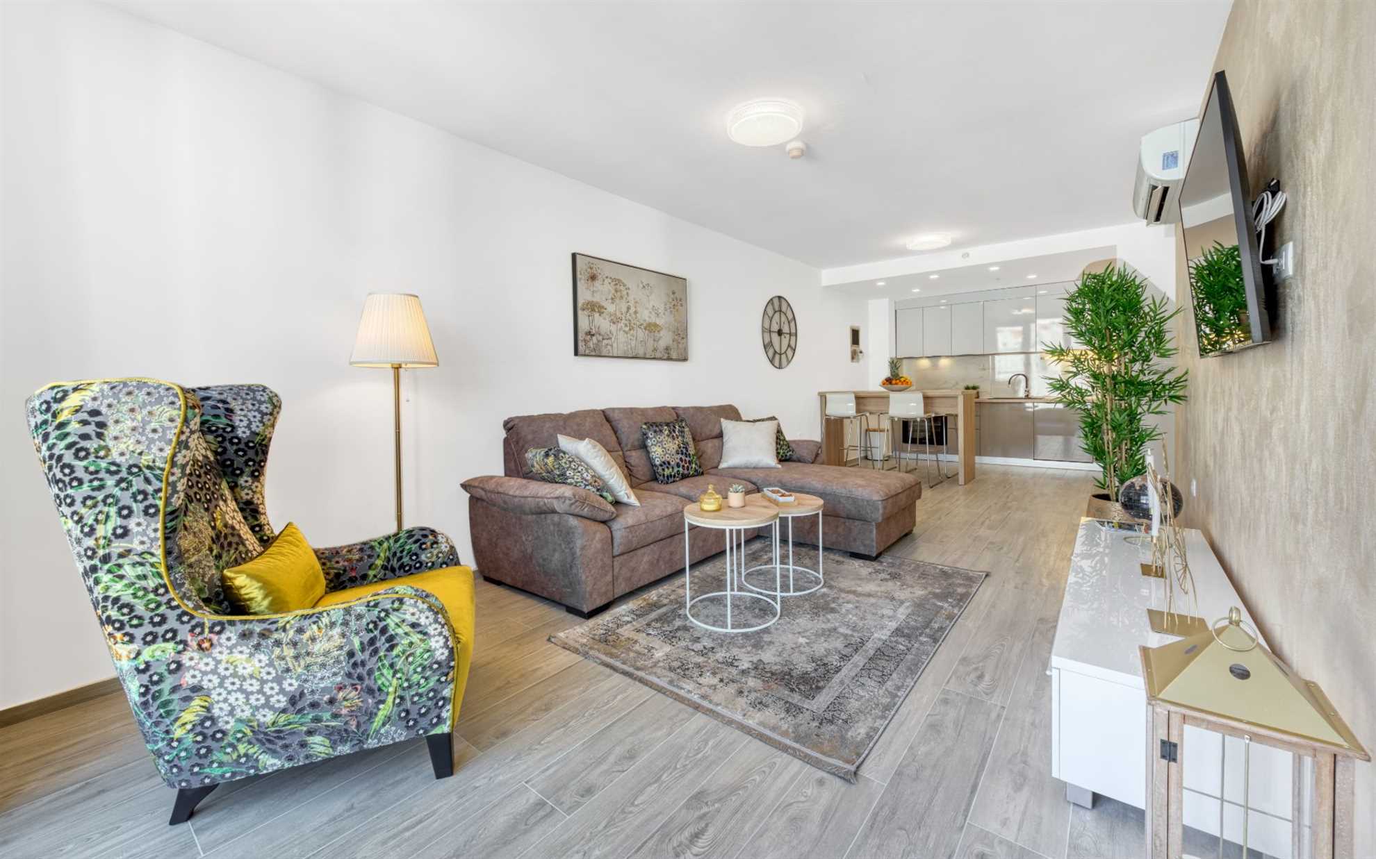Apartment Gold