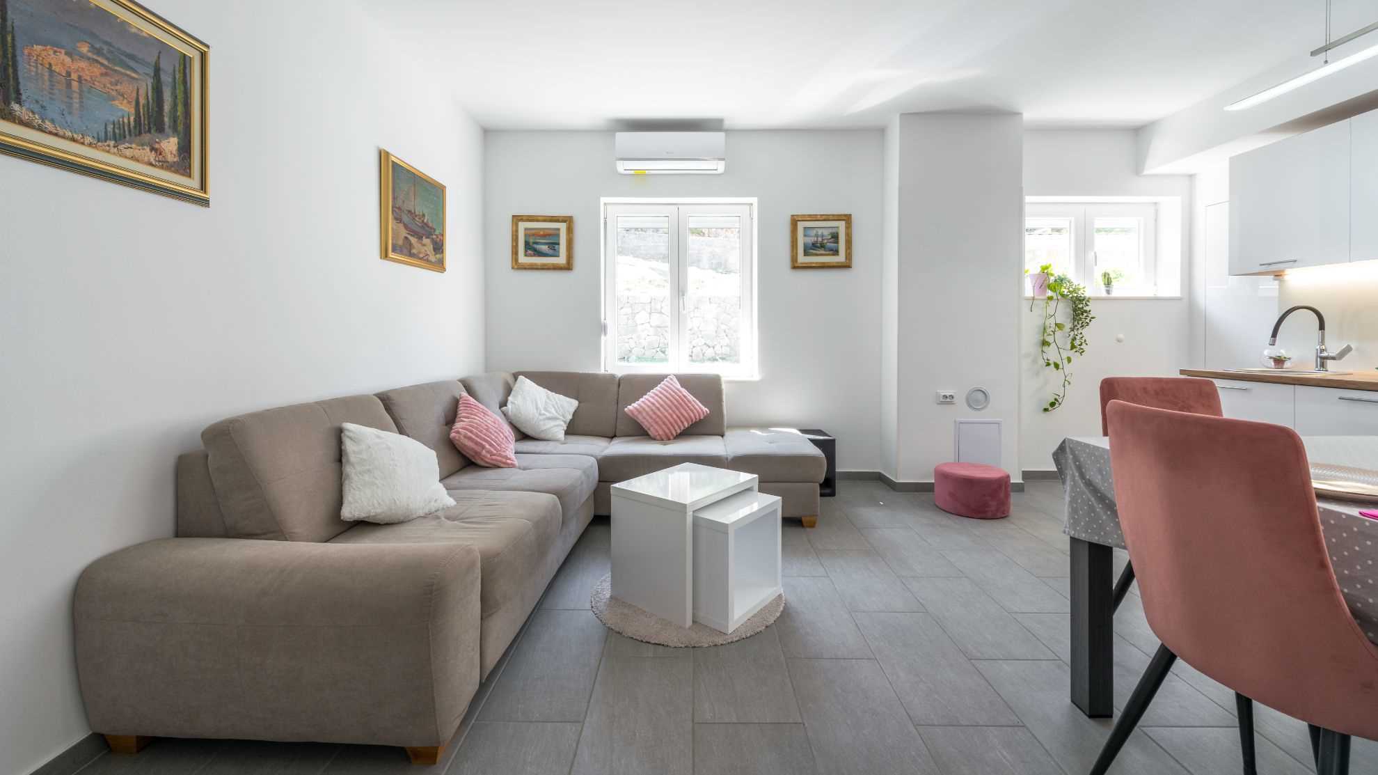 Ana & Mia Apartment