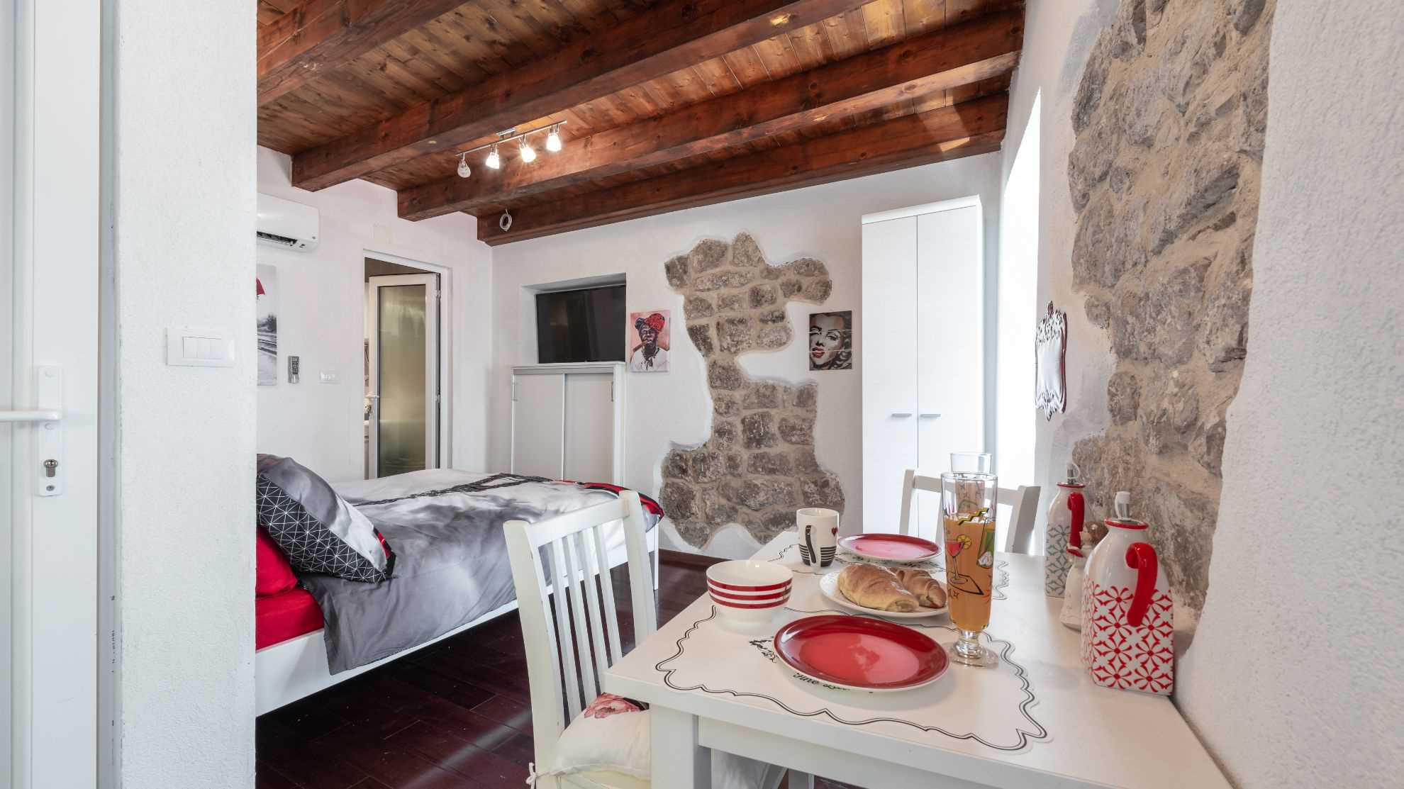 Apartment Tango